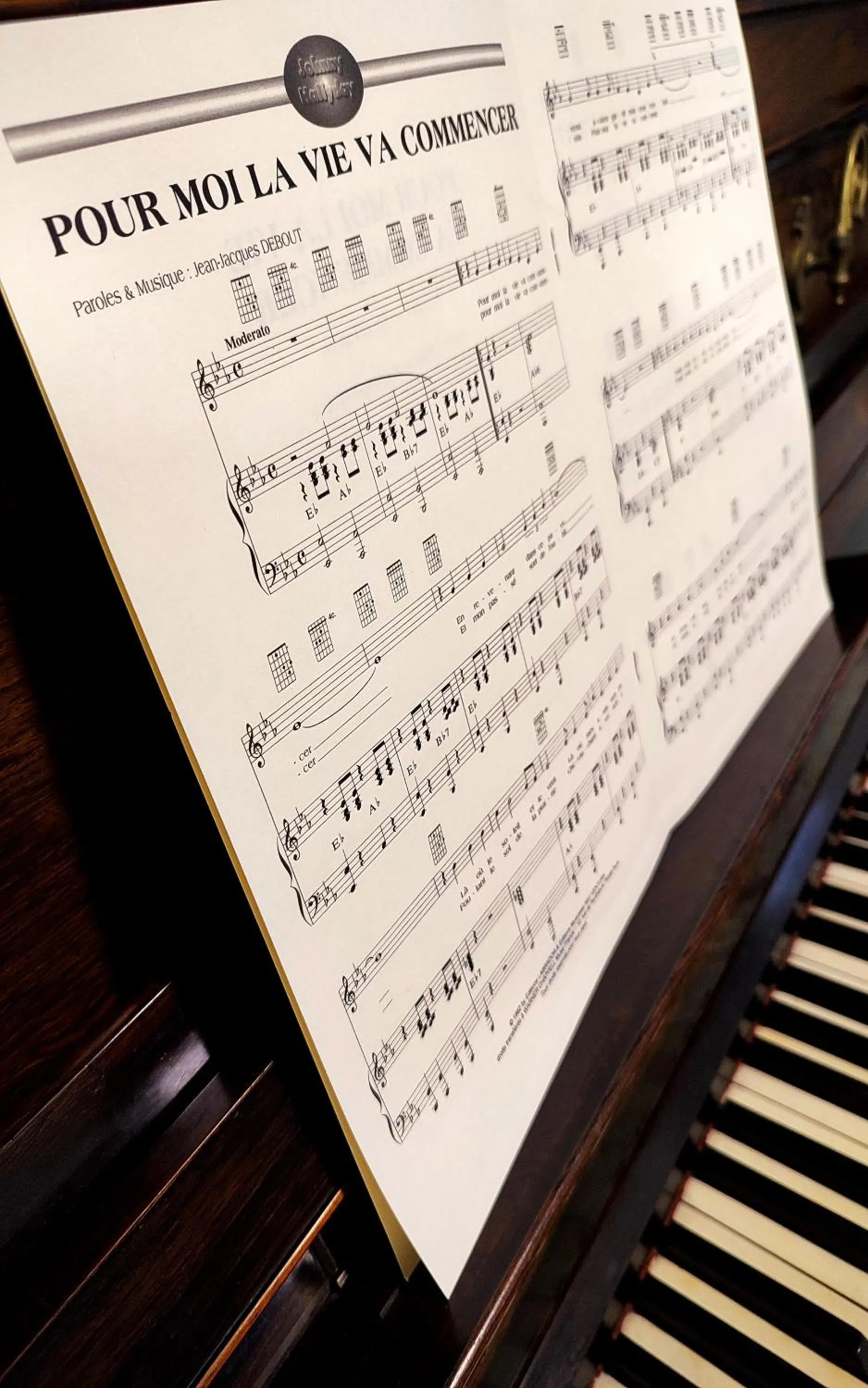 Property building in Hôtel Restaurant de France