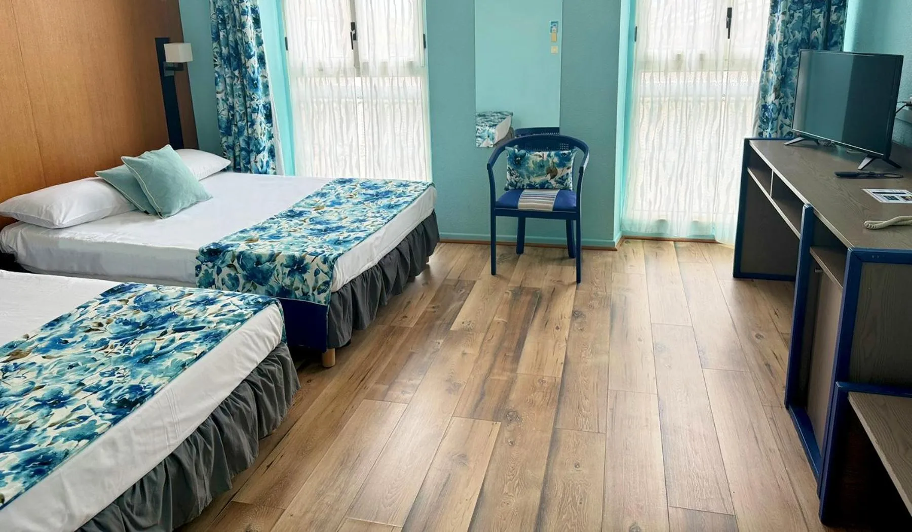 Photo of the whole room, Bed in Hôtel Restaurant de France