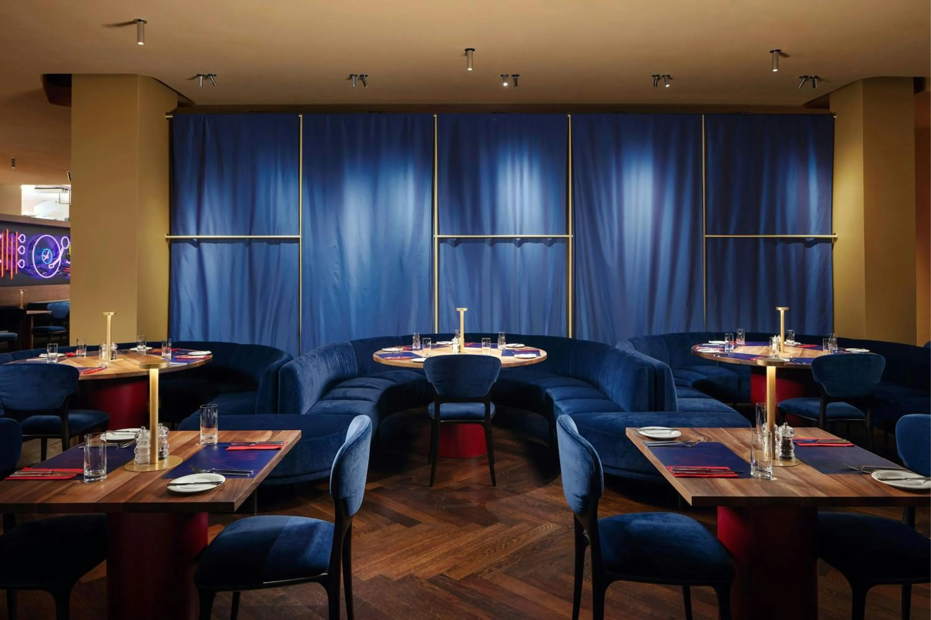 Lounge or bar in Courtyard by Marriott Brno