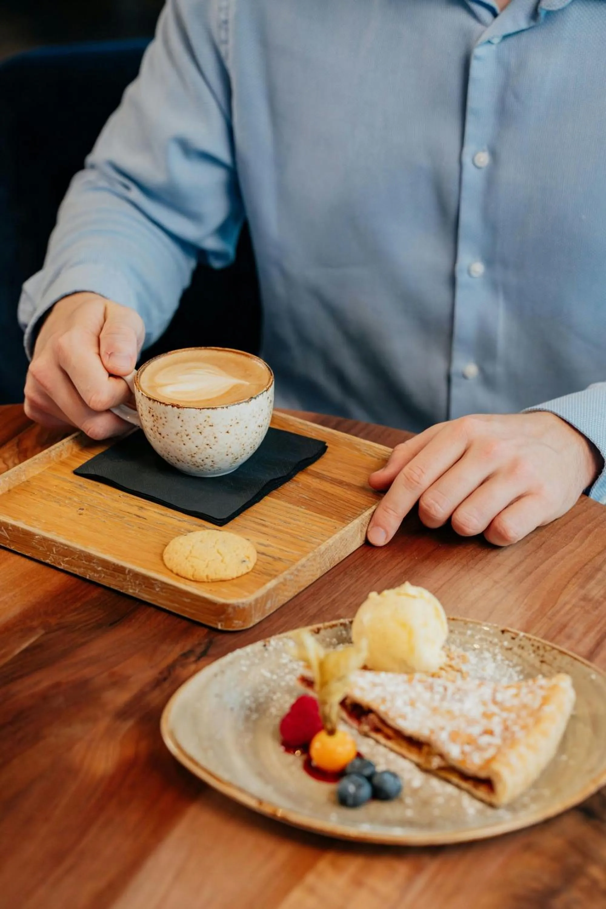 Lounge or bar in Courtyard by Marriott Brno