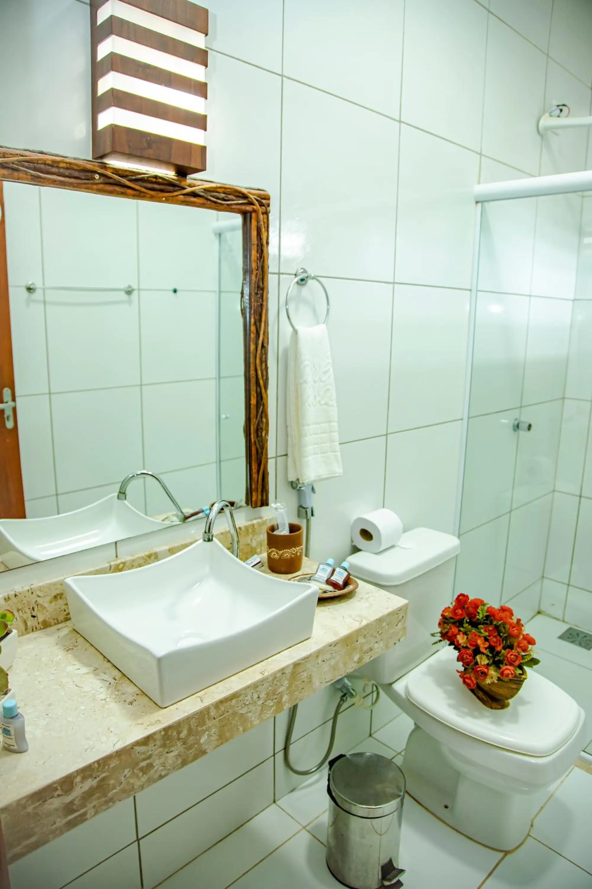 Bathroom in Hotel Maré Mansa