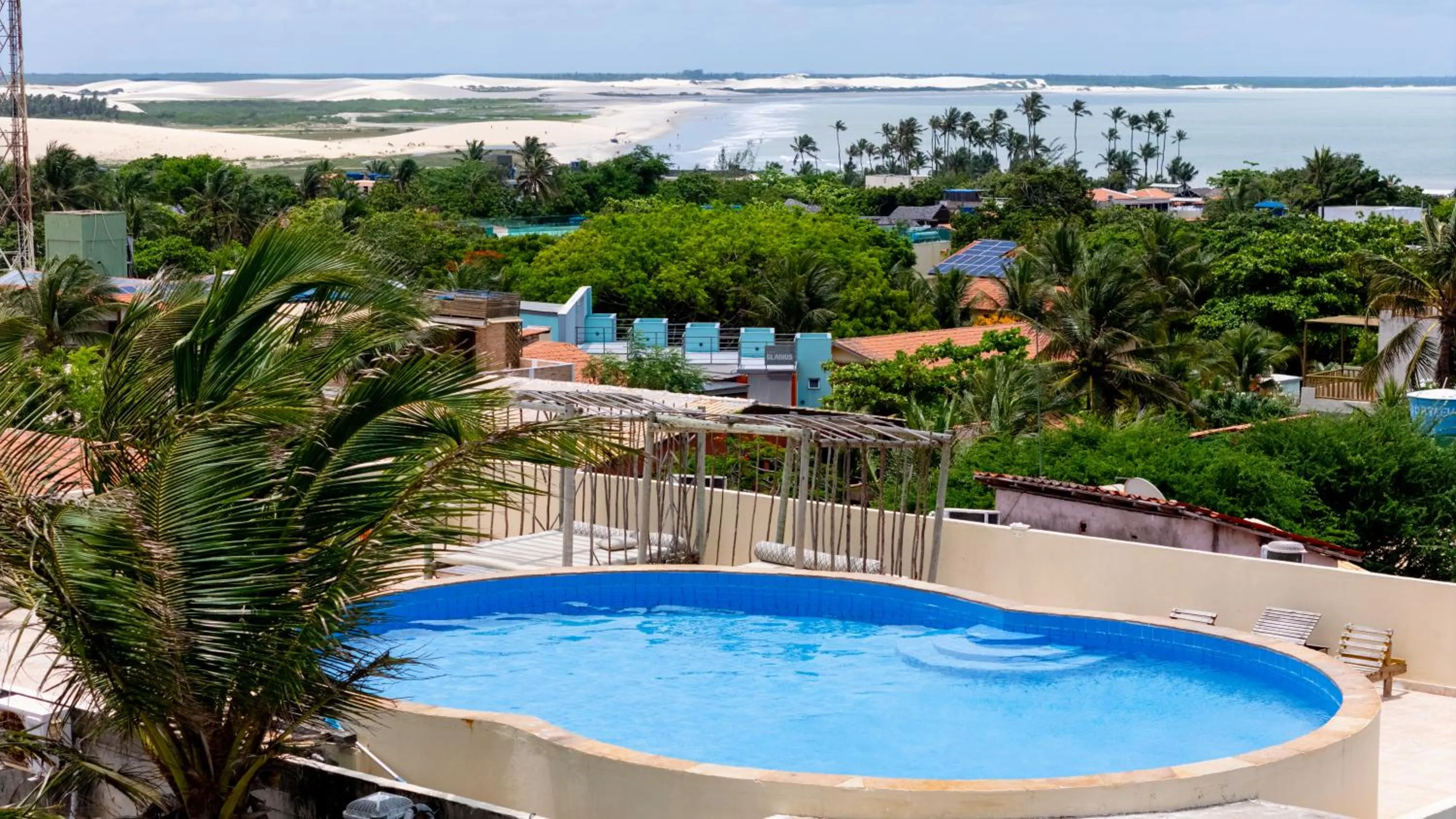 Pool view in Hotel Maré Mansa