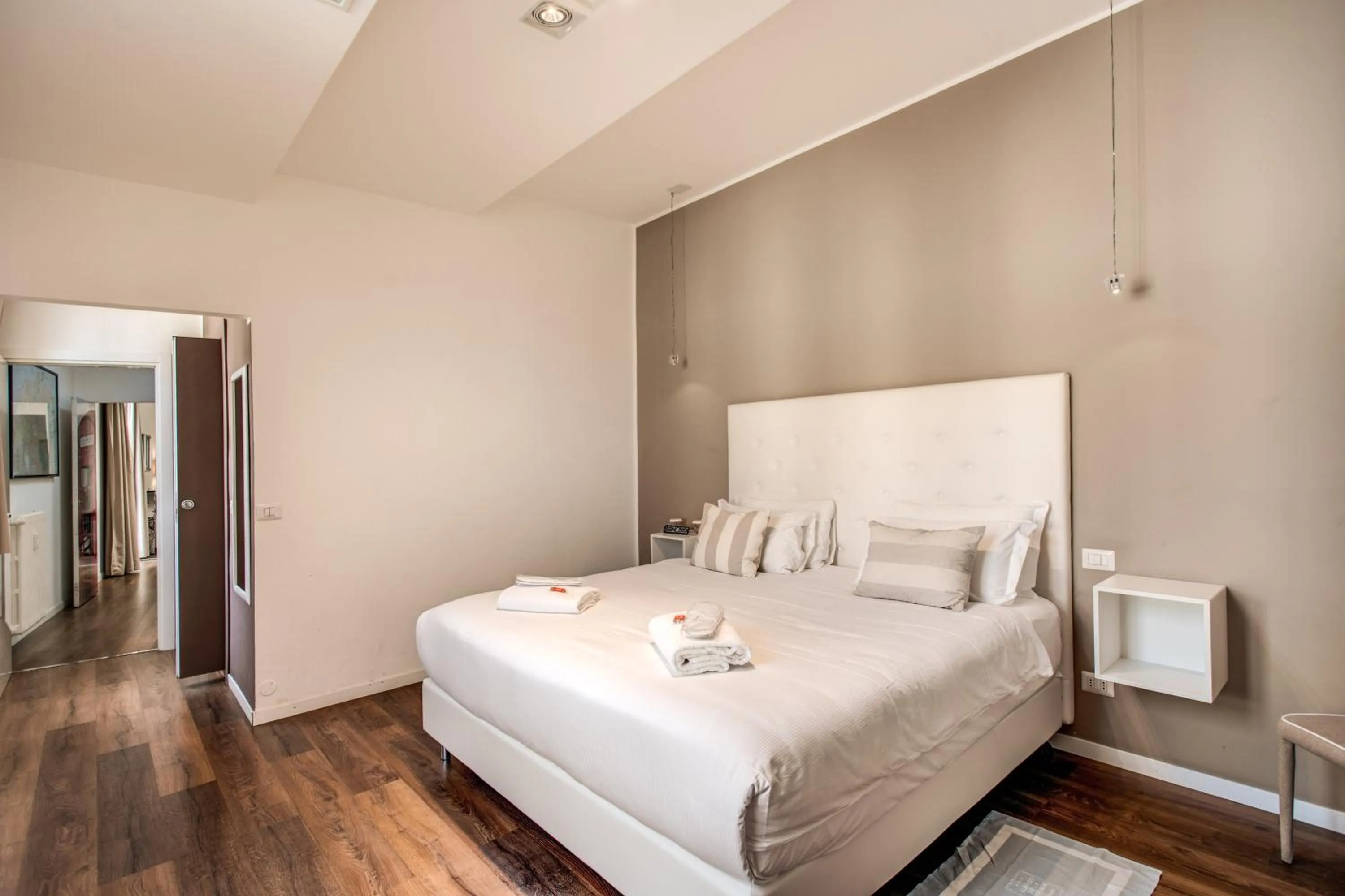 Bed in Suite Santa Tecla