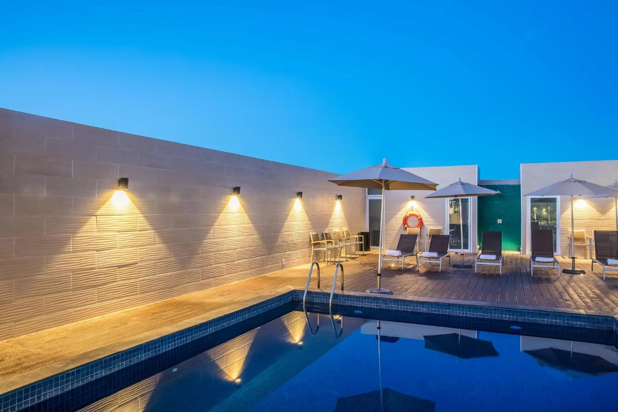 Swimming pool in Fiesta Inn Los Mochis