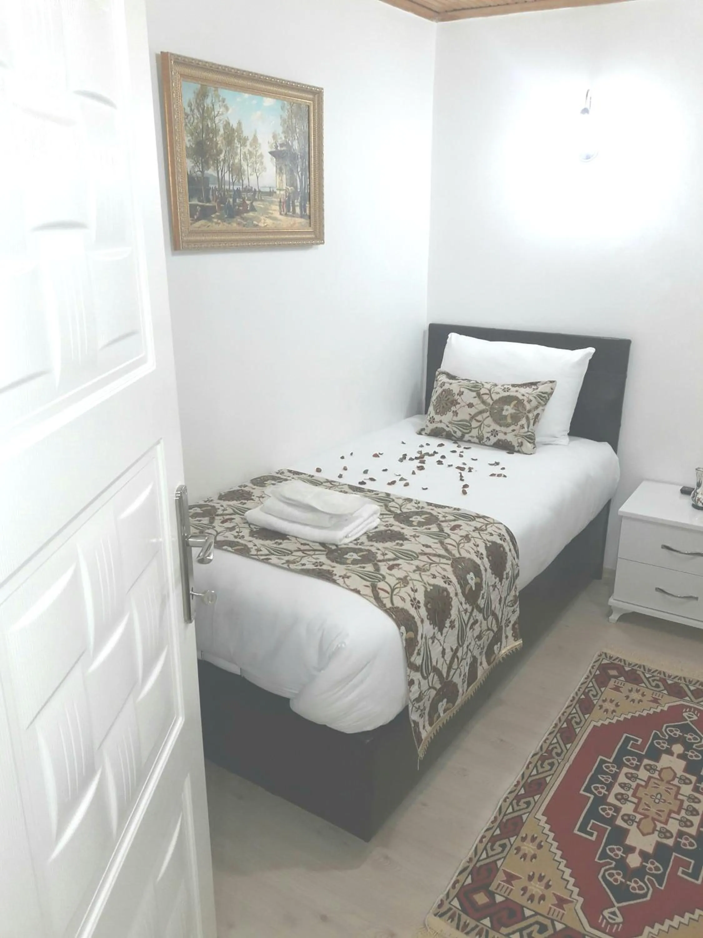 Decorative detail, Bed in Golden Life Apart Hotel