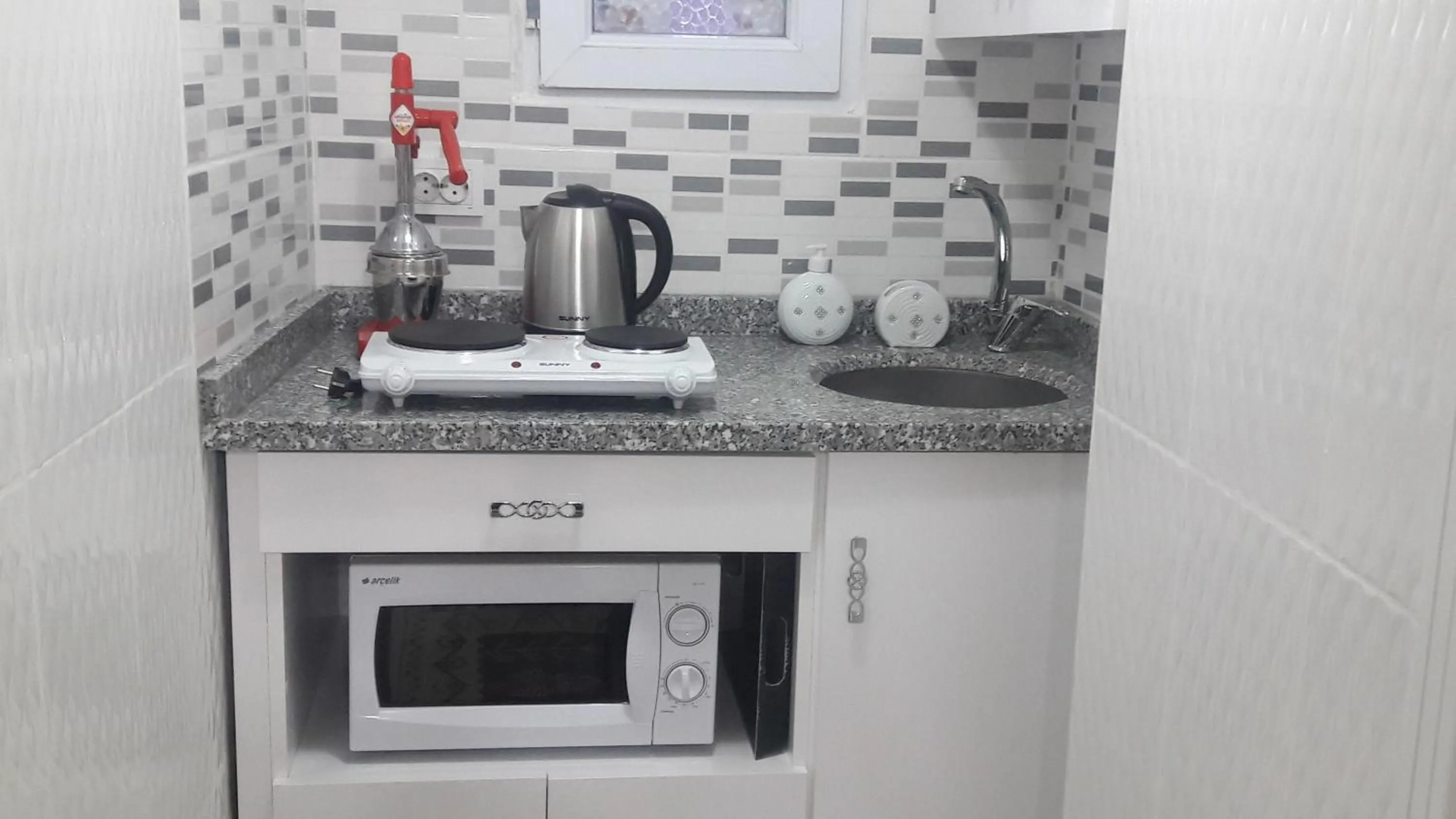 Coffee/tea facilities in Golden Life Apart Hotel