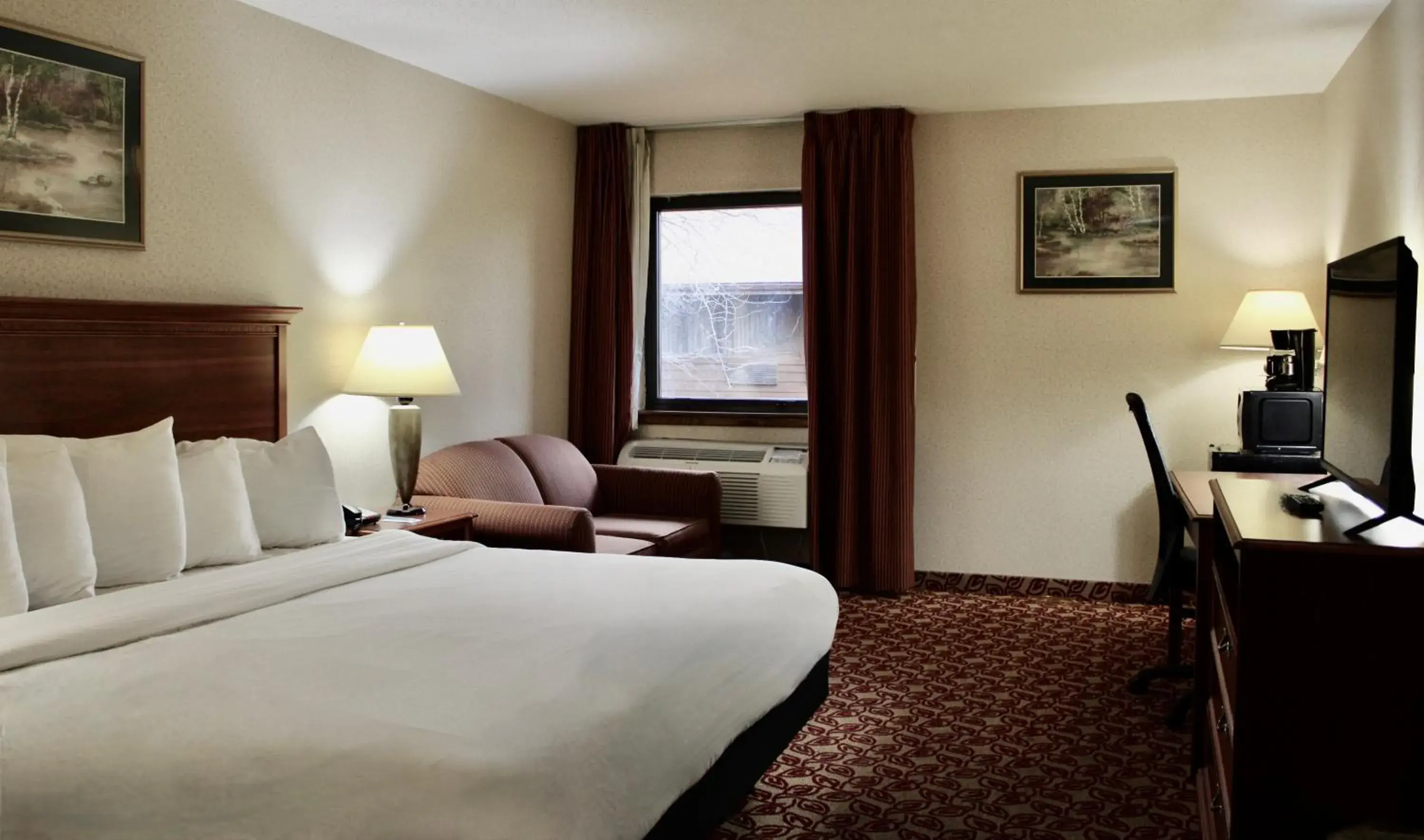 King Studio with Sofa Bed in Carlton Lodge Hotel and Suites King Studio with Sofa Bed in Carlton Lodge Hotel and Suites