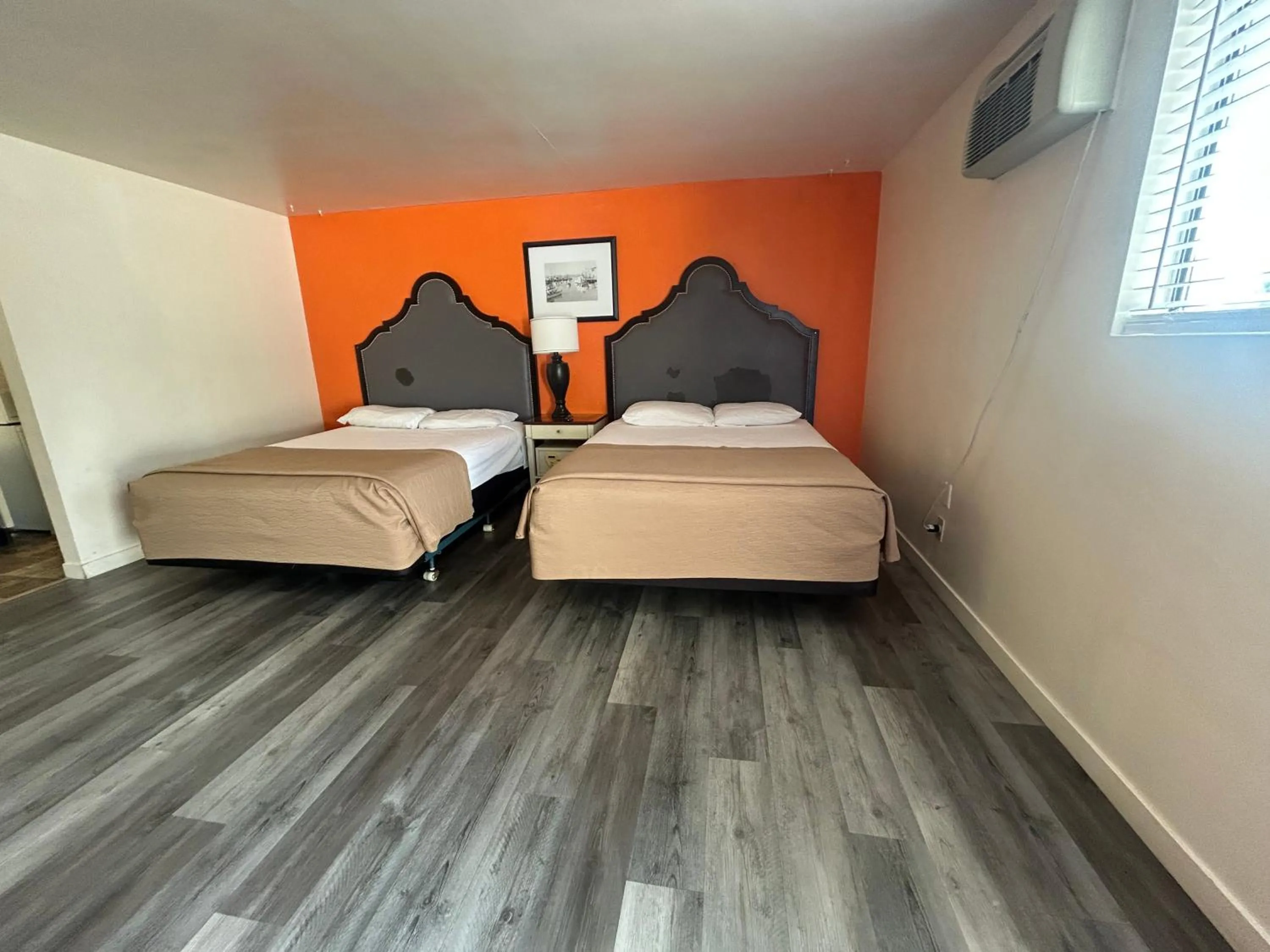 Bedroom, Bed in Capri Motel By Belvilla Walla Walla US 12