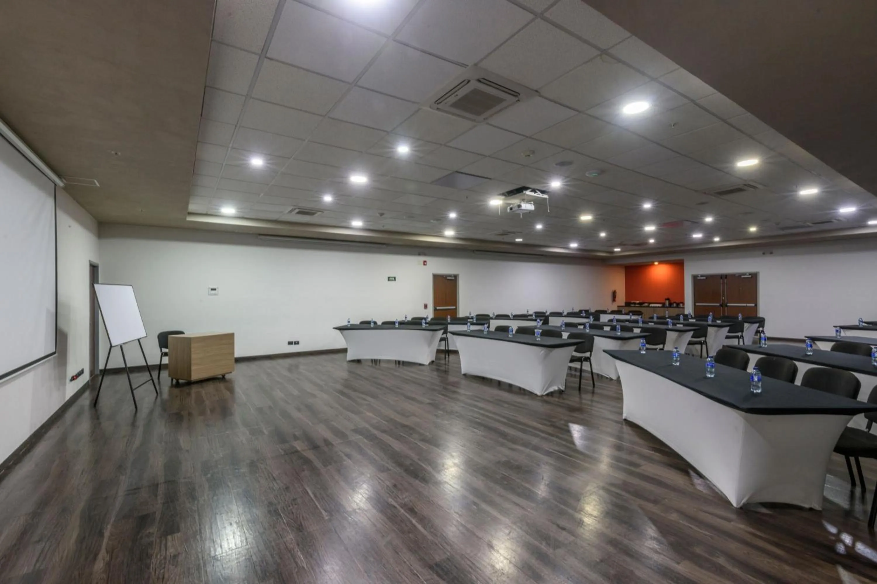 Meeting/conference room in City Express Plus by Marriott Bogota Aeropuerto