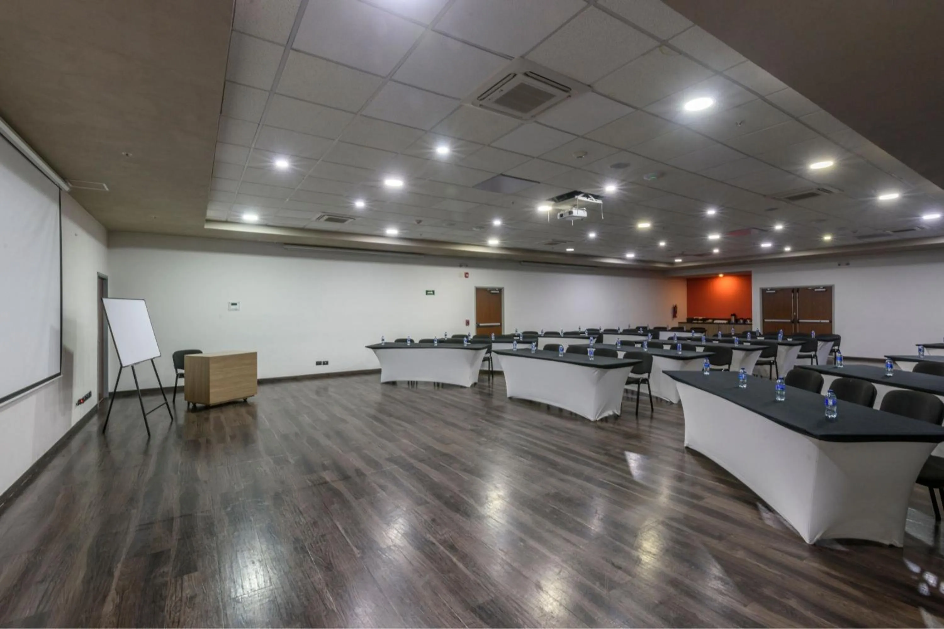 Meeting/conference room in City Express Junior by Marriott Bogota Aeropuerto
