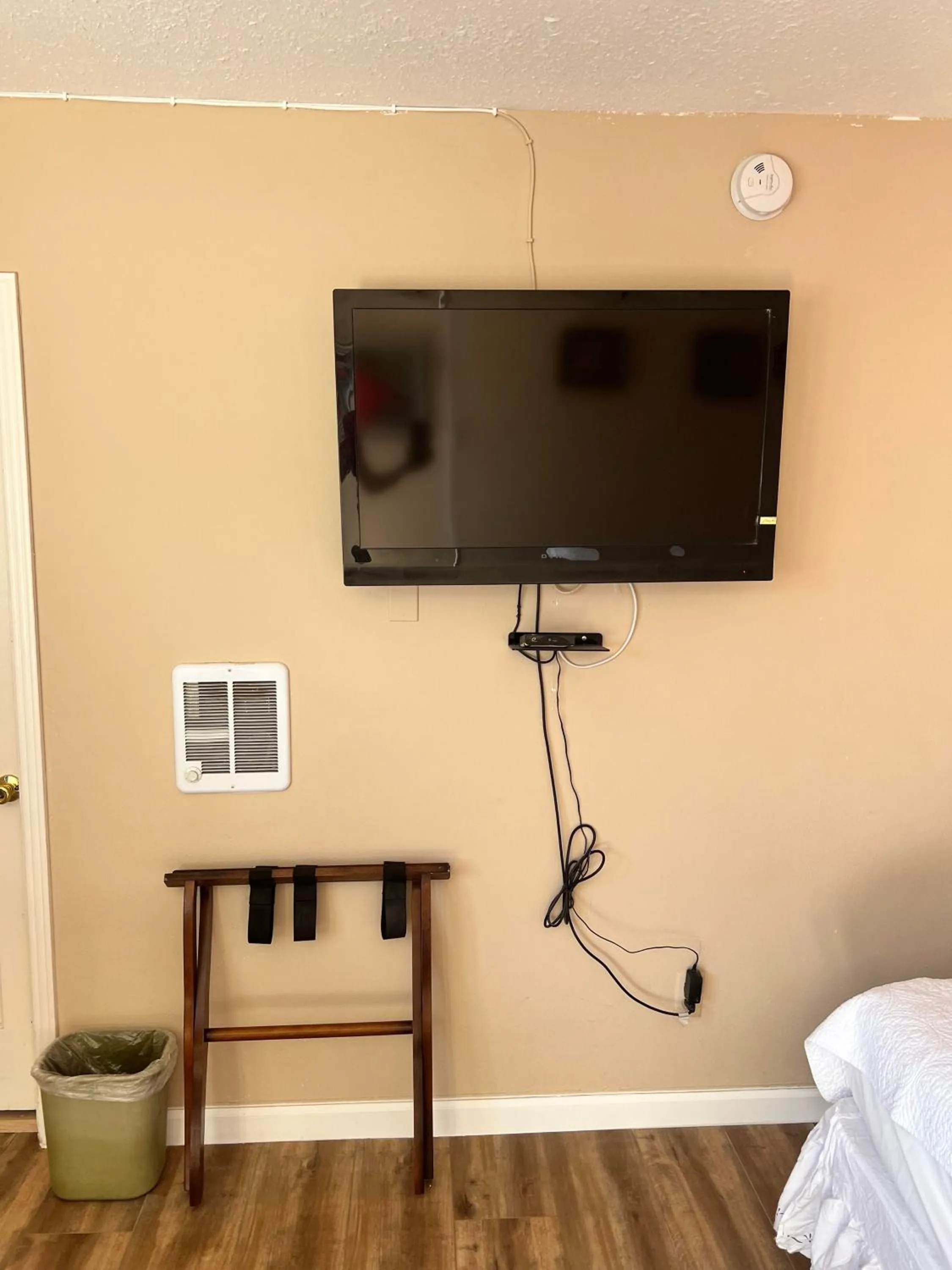 TV and multimedia, Bed in Great House Motel