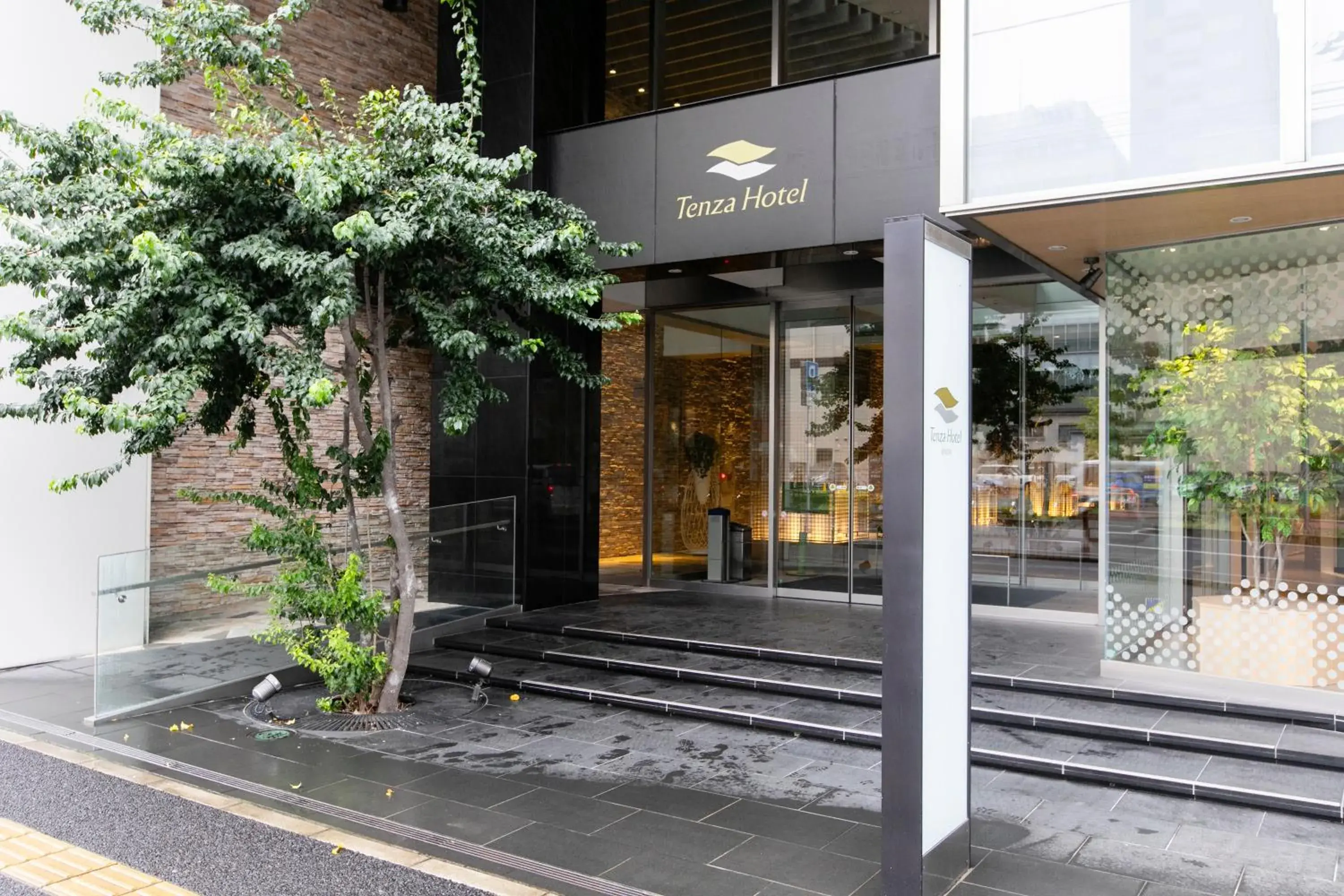 Facade/entrance in Tenza Hotel at Sendai Station Facade/entrance in Tenza Hotel at Sendai Station