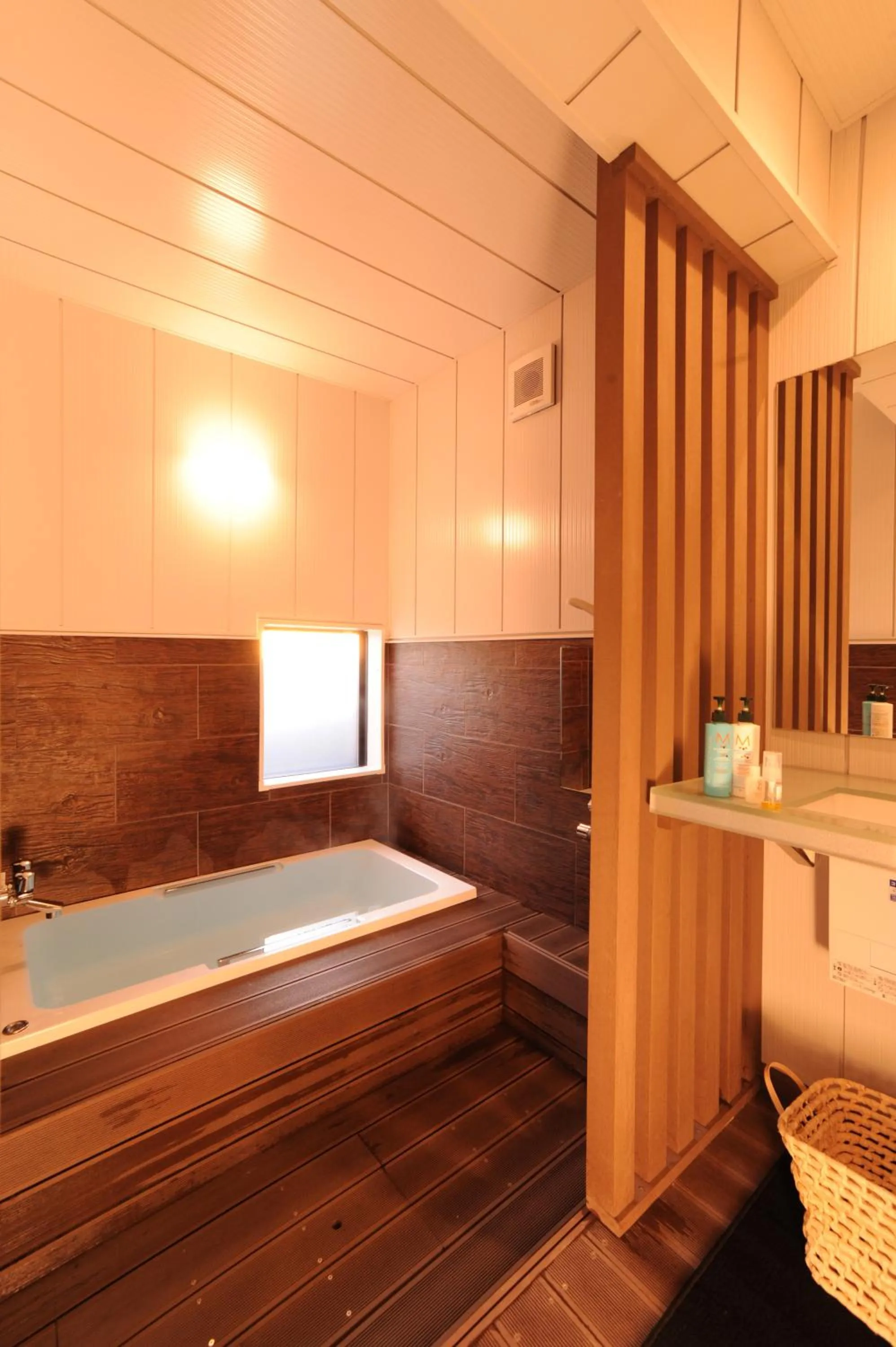 Photo of the whole room in Uedaya