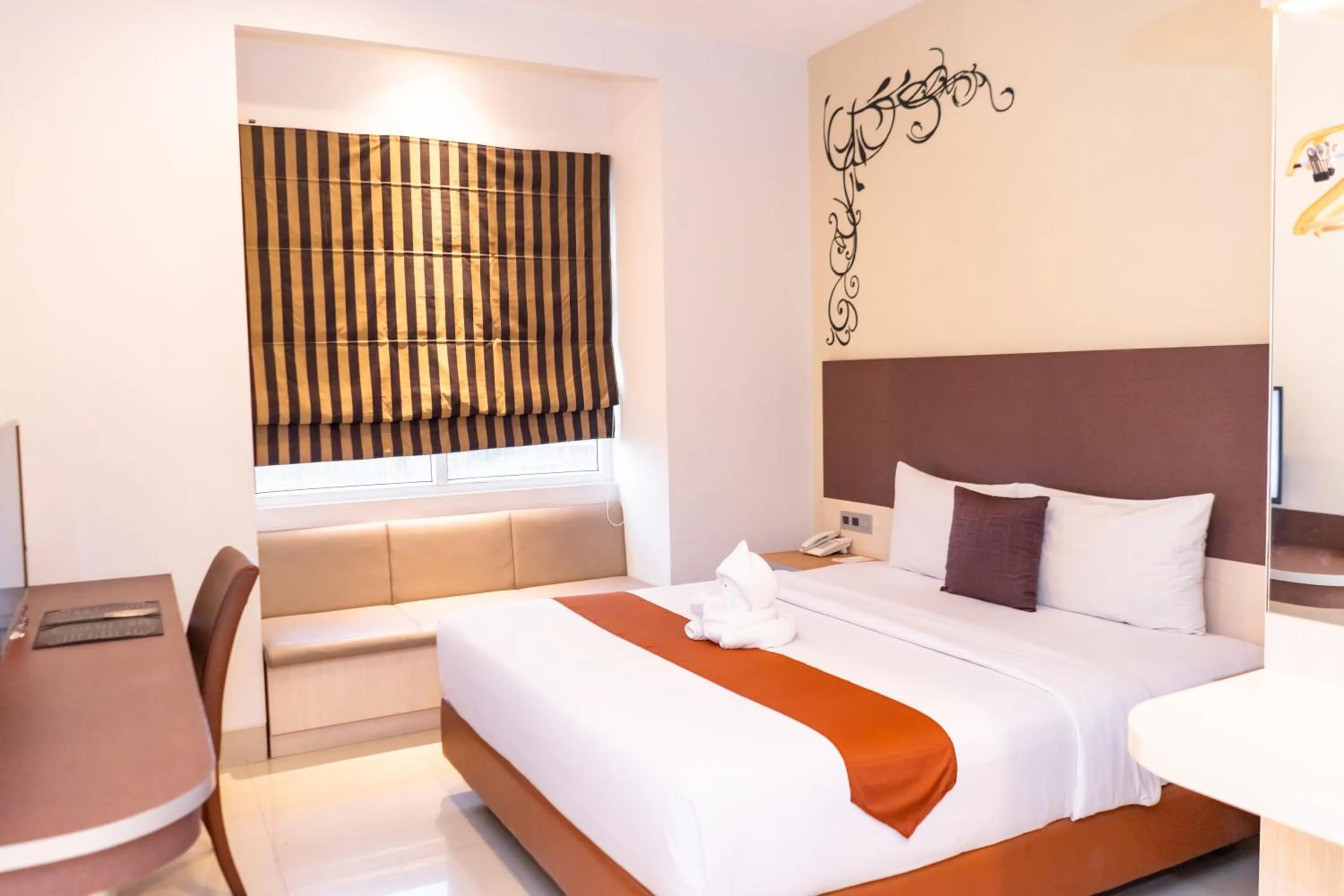 Bed in Sparks Odeon Sukabumi, ARTOTEL Curated