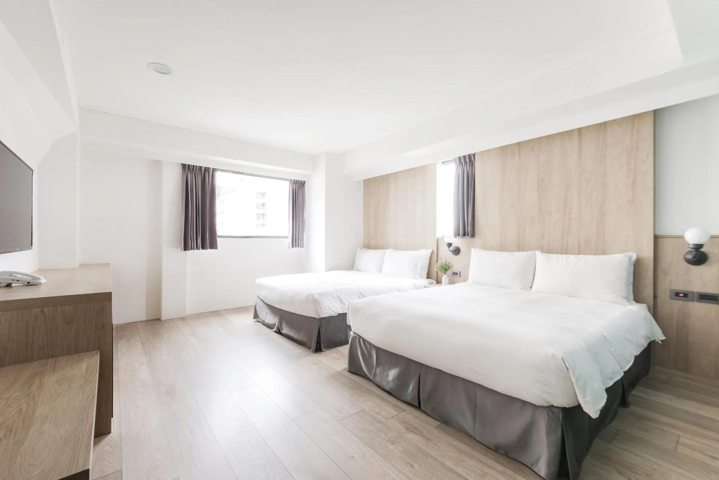 Photo of the whole room, Bed in Trans Inn