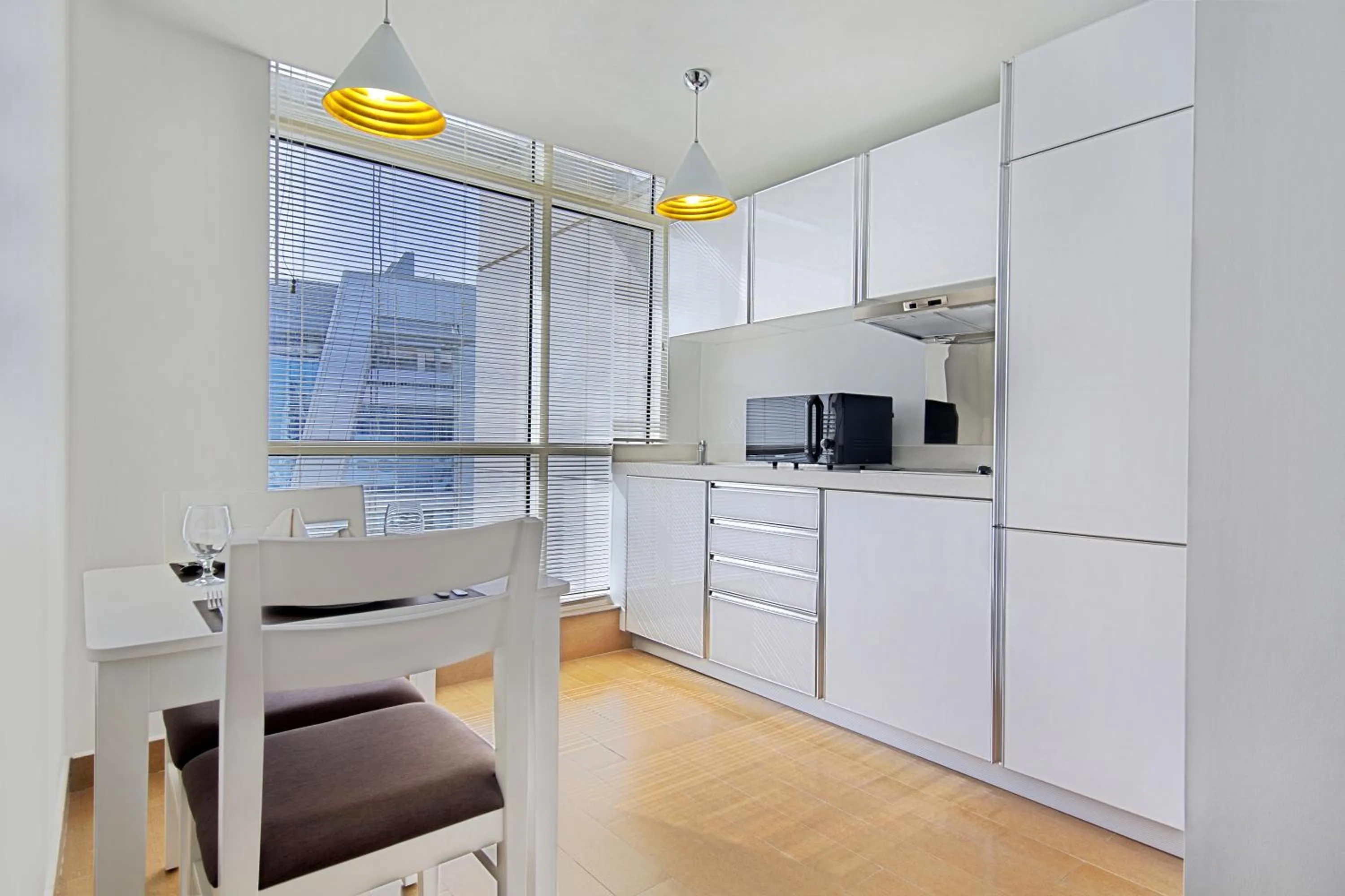 Coffee/tea facilities in The Curve Hotel