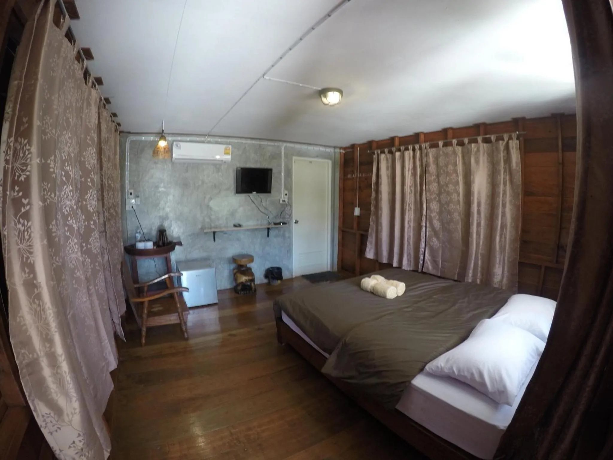 Bed in JJ at Chiangkhan