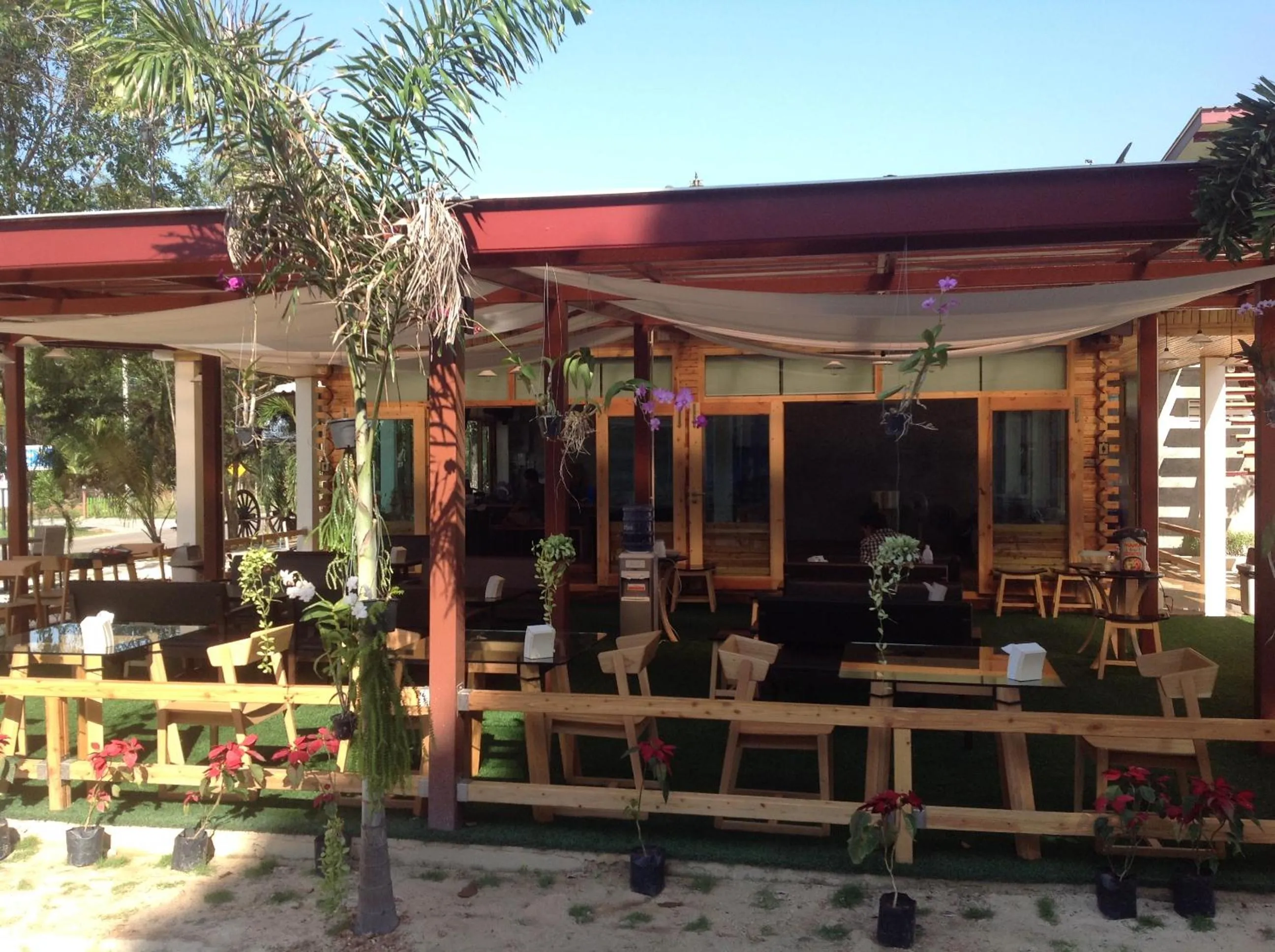 Restaurant/places to eat in Check In and Chill Out