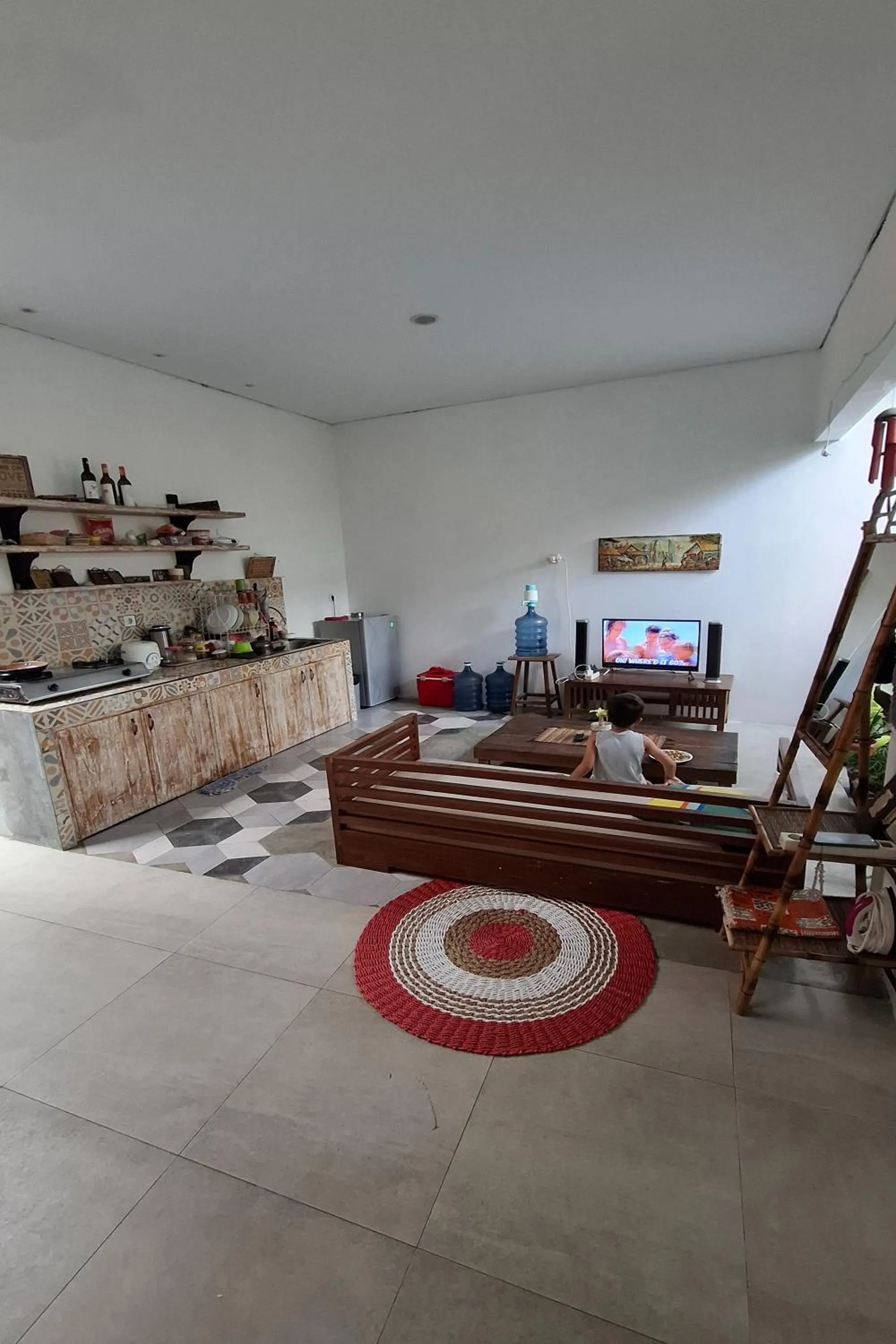 Kitchen or kitchenette in Bring In House Yogyakarta