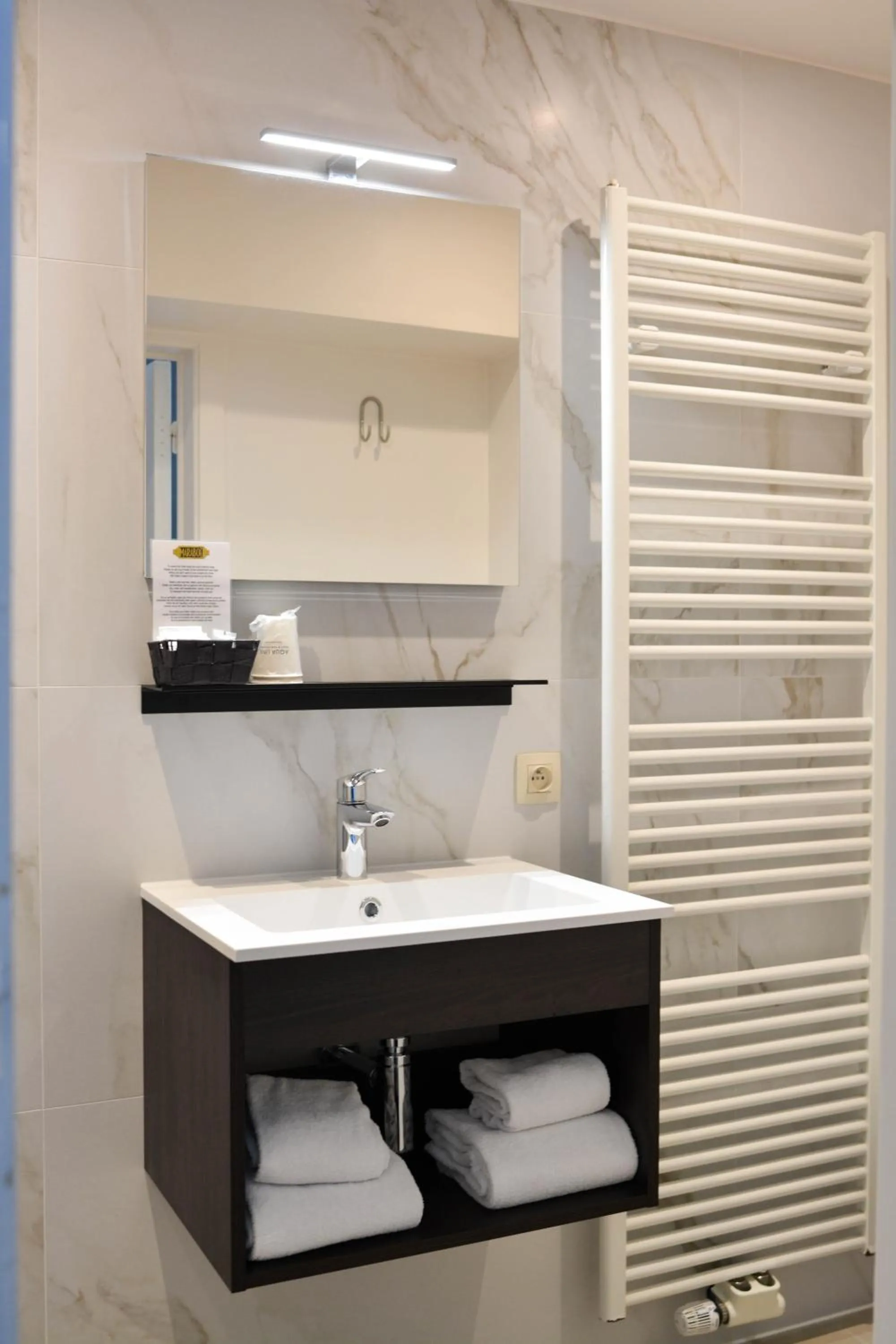 Bathroom in Hotel Maraboe