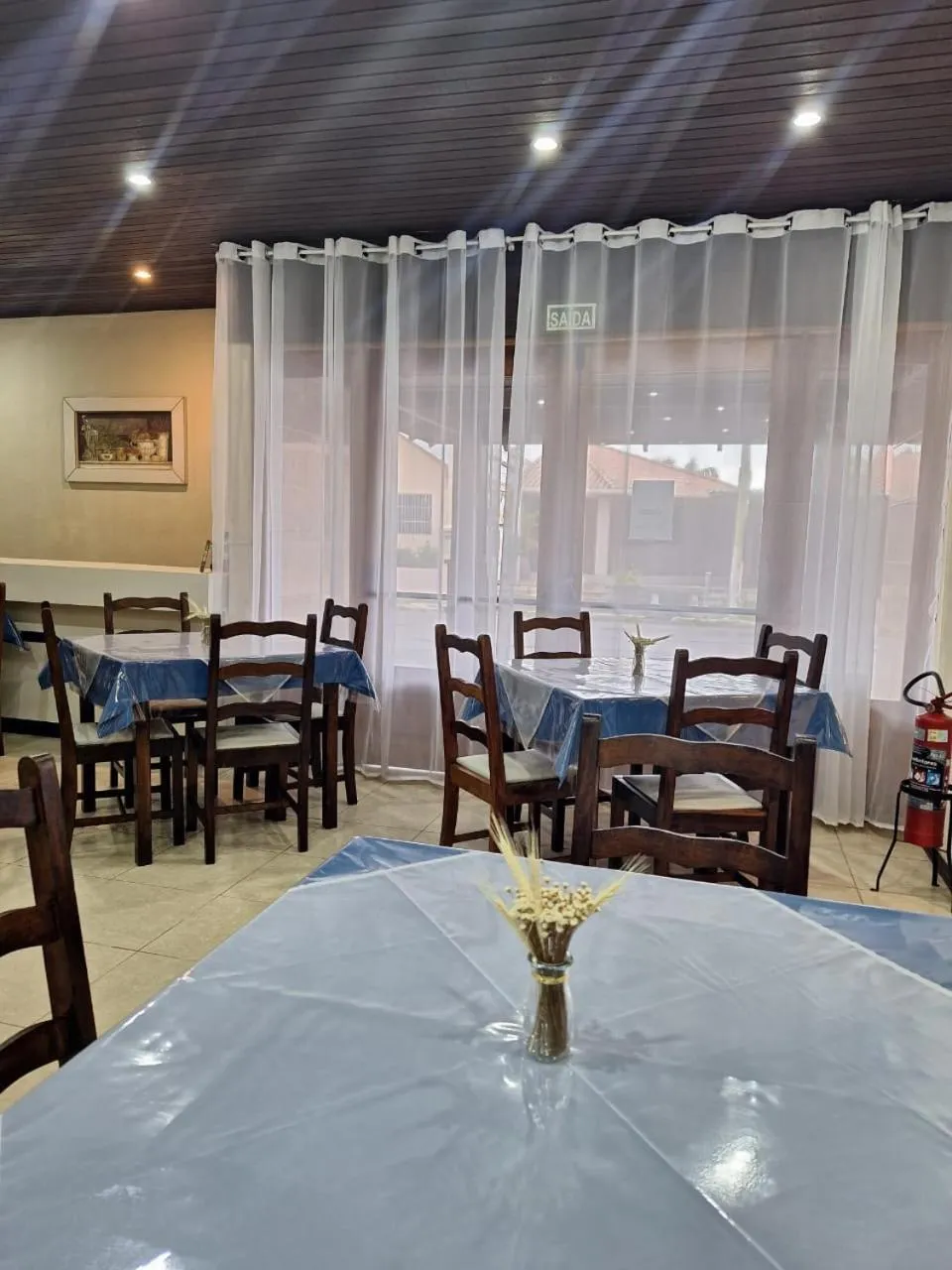 Restaurant/places to eat in Center Hotel