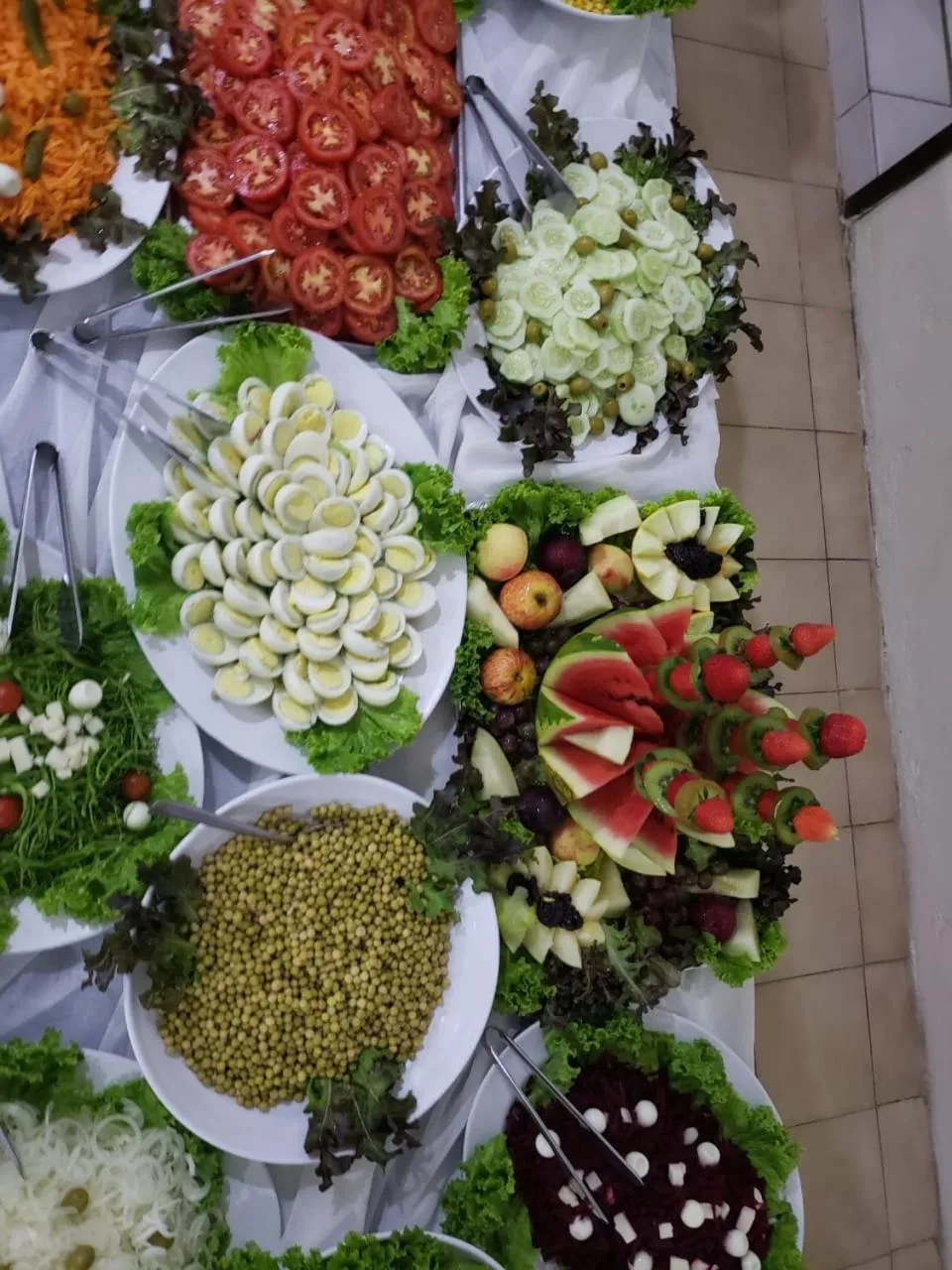 Restaurant/places to eat in Center Hotel