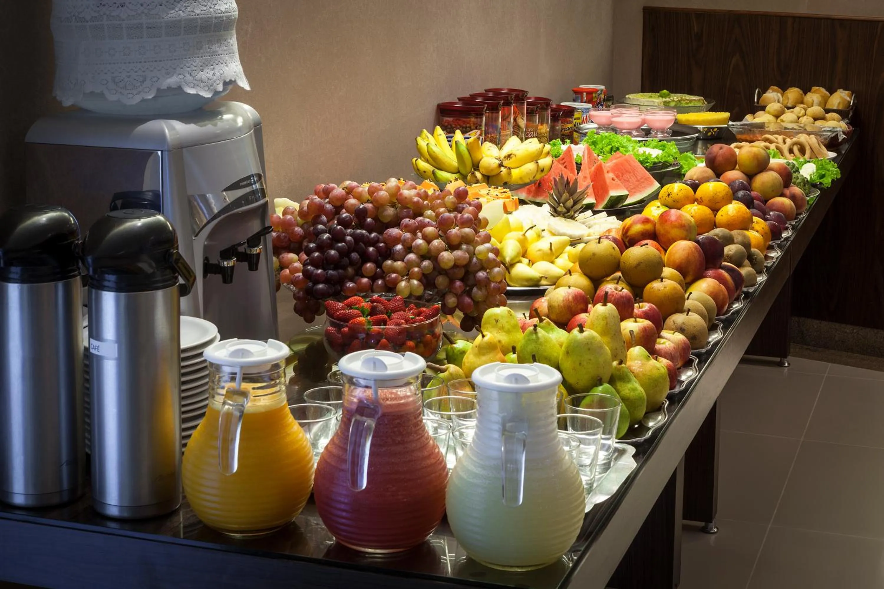 Buffet breakfast in Leopoldo Hotel