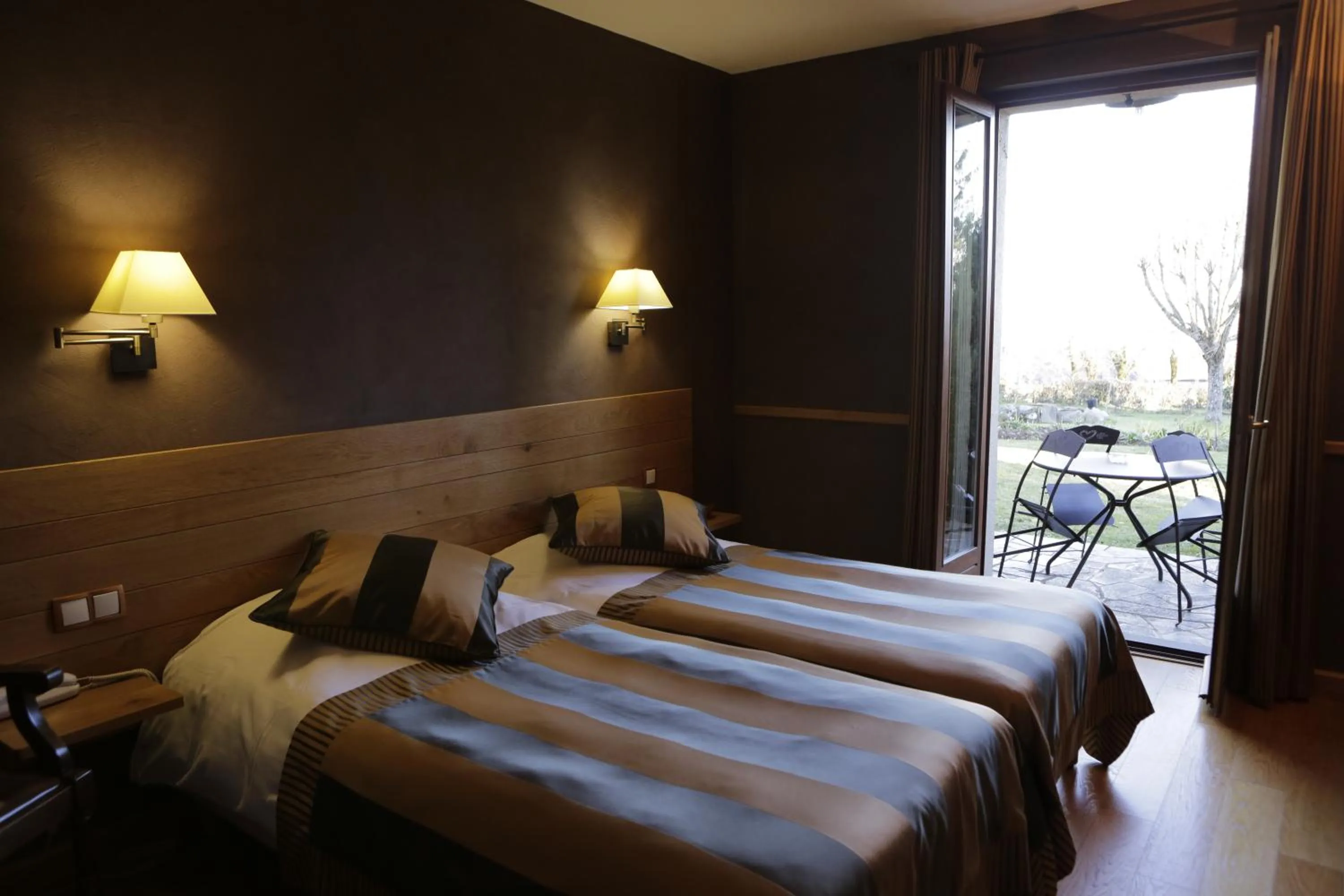 Bedroom, Bed in Hotel Restaurant Auberge du Barrez Logis
