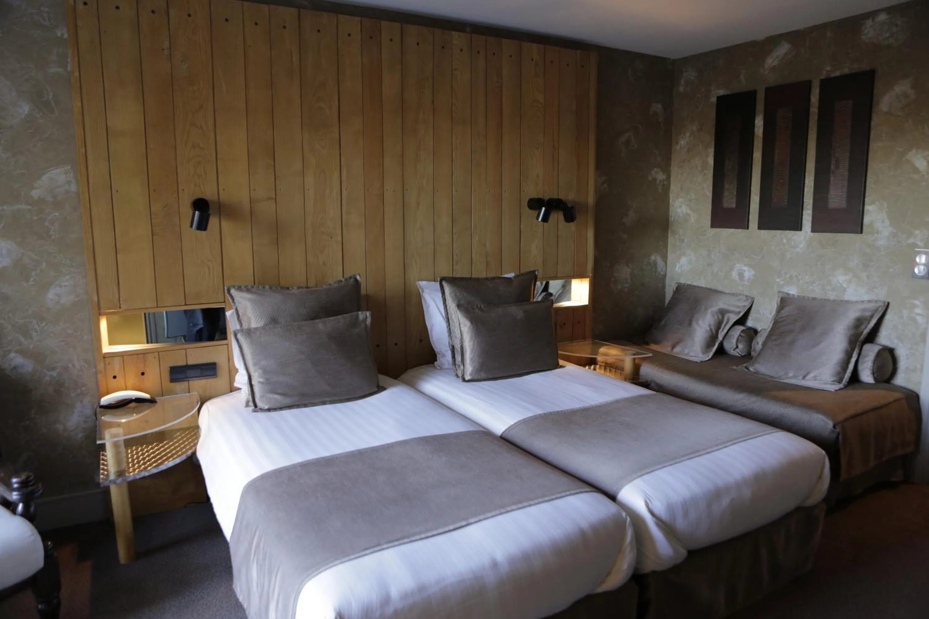 Bedroom, Bed in Hotel Restaurant Auberge du Barrez Logis