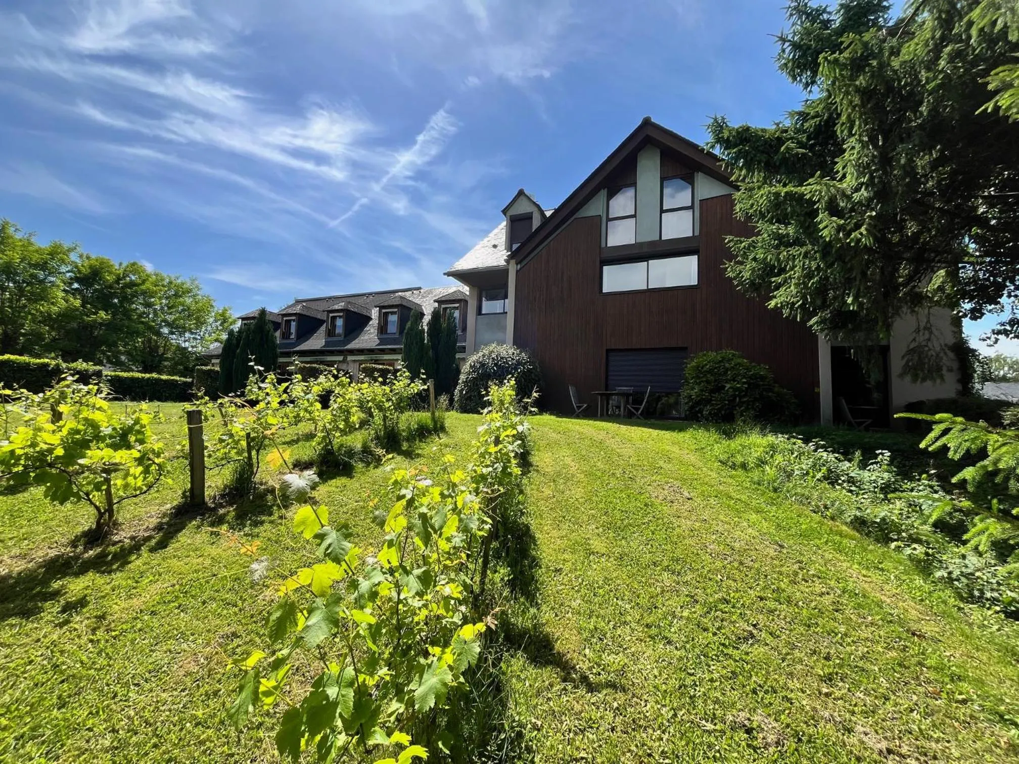 Property building in Hotel Restaurant Auberge du Barrez Logis