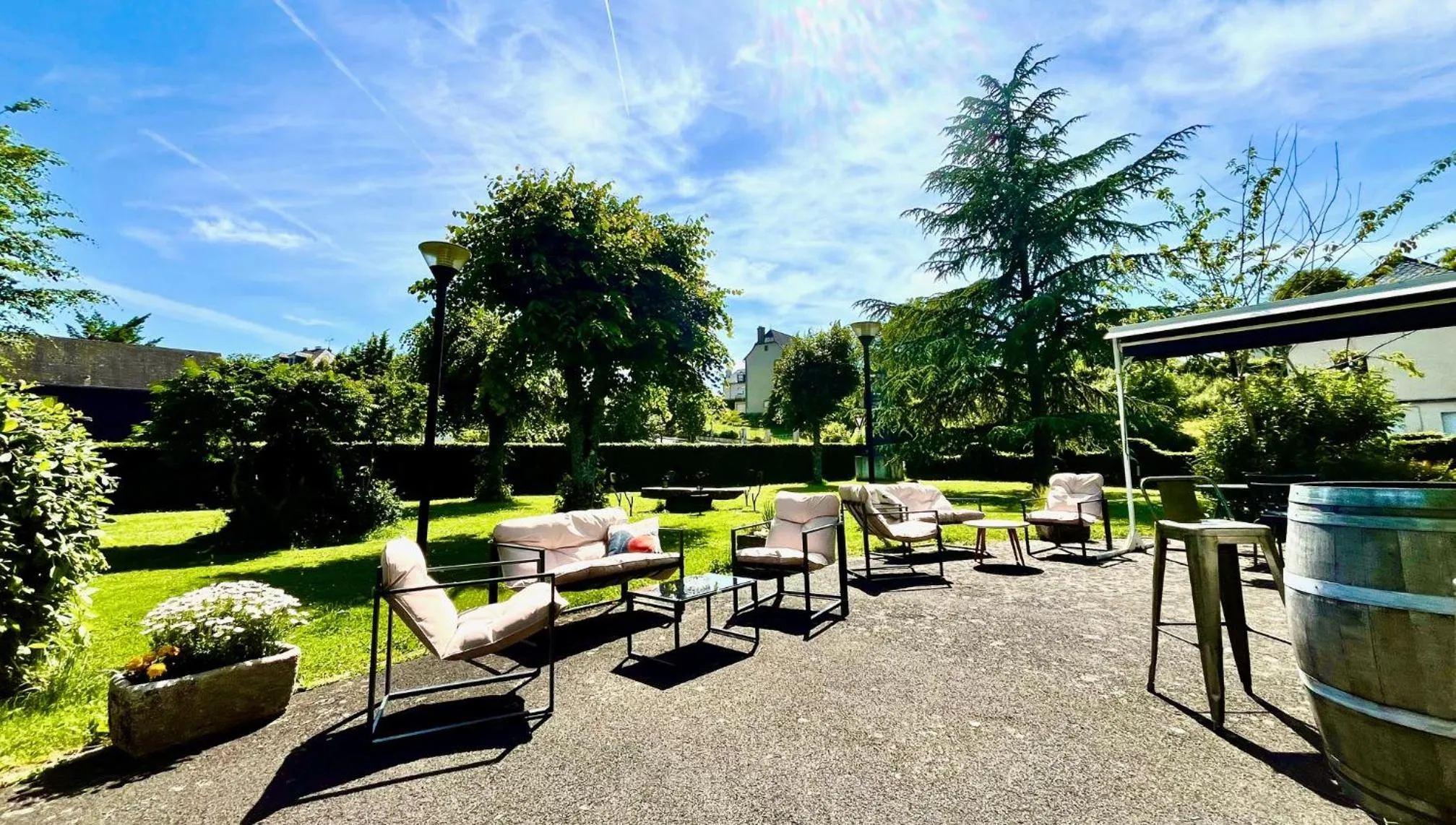 Lounge or bar in Hotel Restaurant Auberge du Barrez Logis