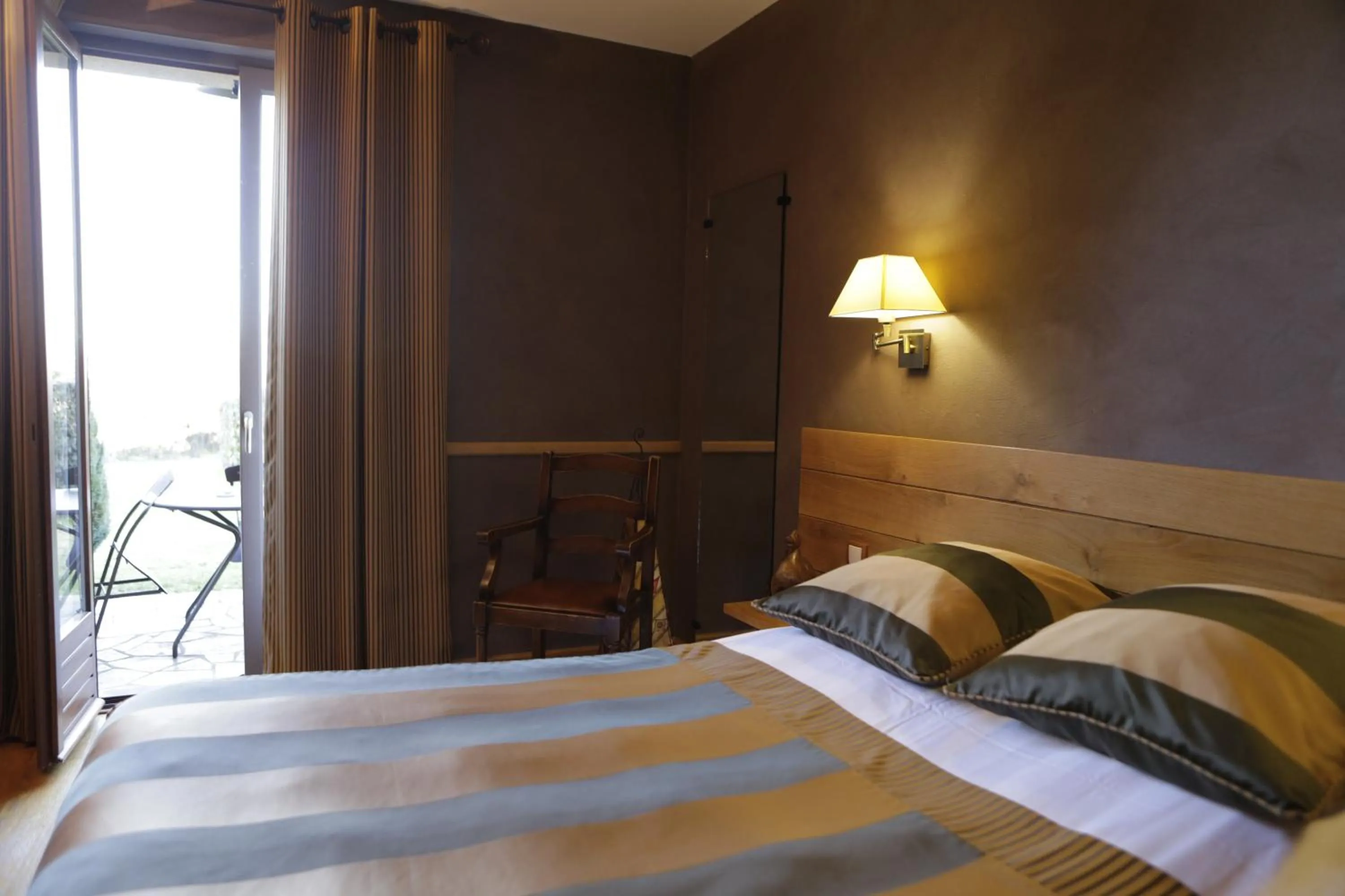 Bedroom, Bed in Hotel Restaurant Auberge du Barrez Logis