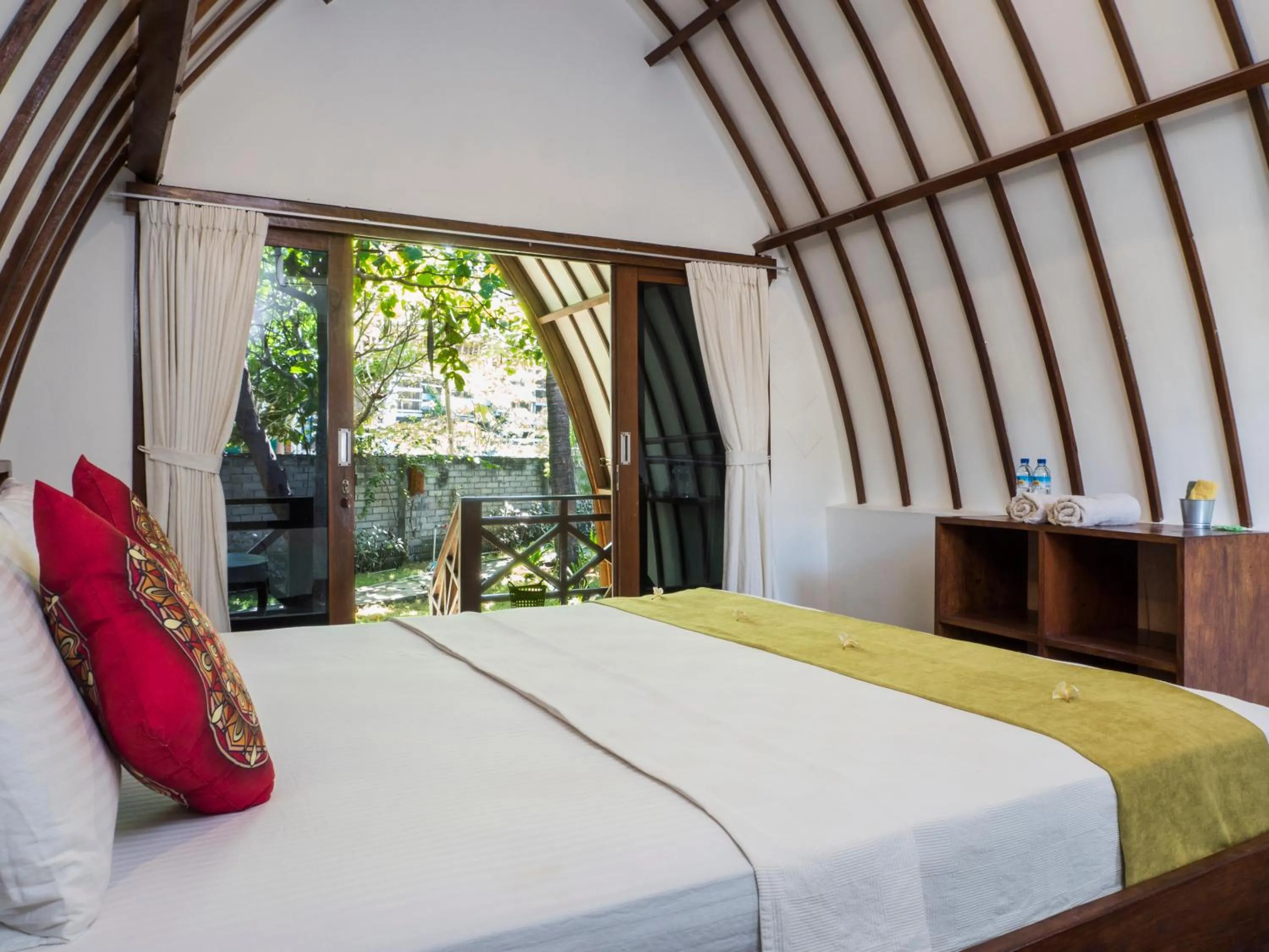 Bed in Gili Turtle Beach Resort