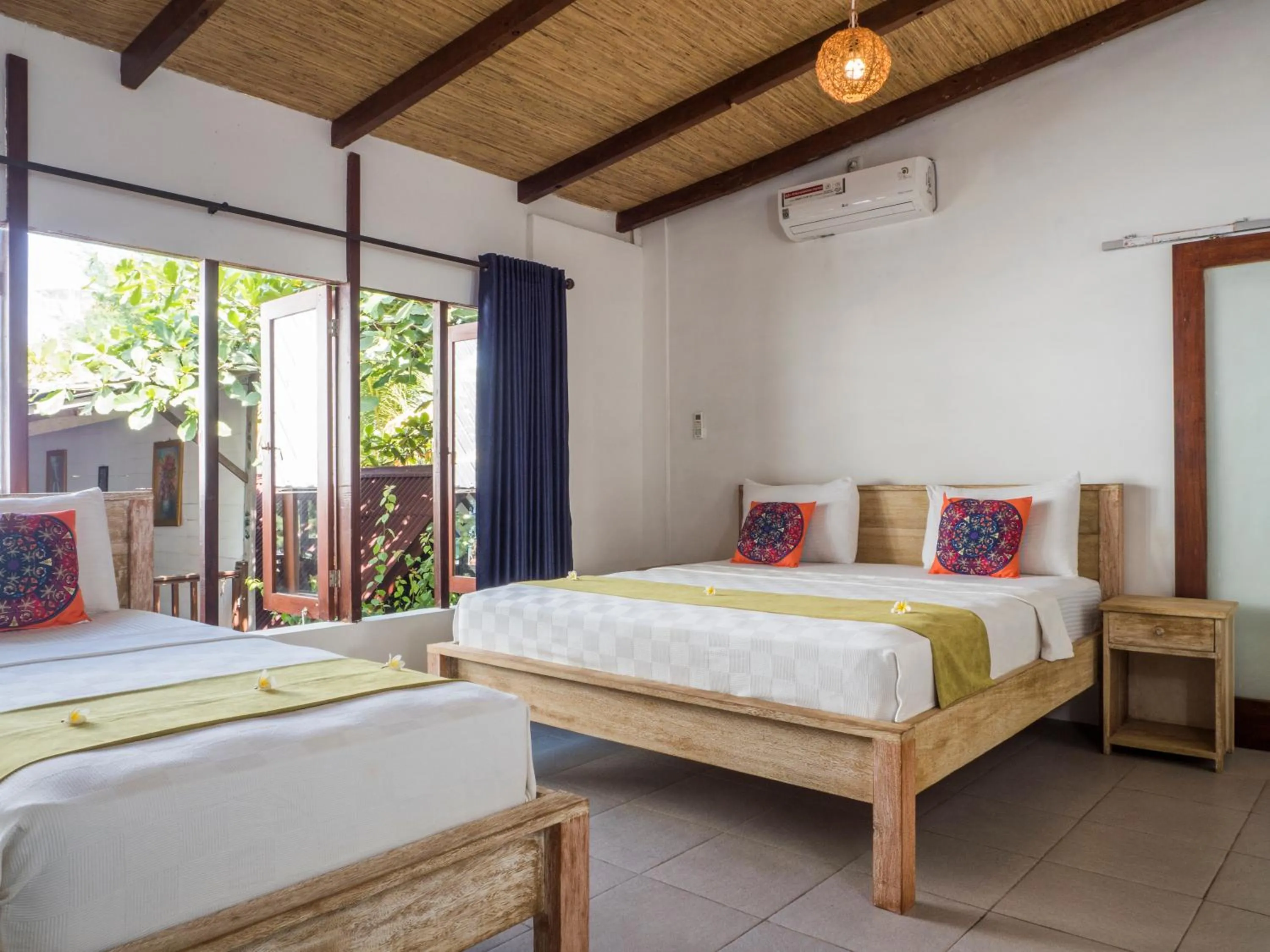 Bed in Gili Turtle Beach Resort