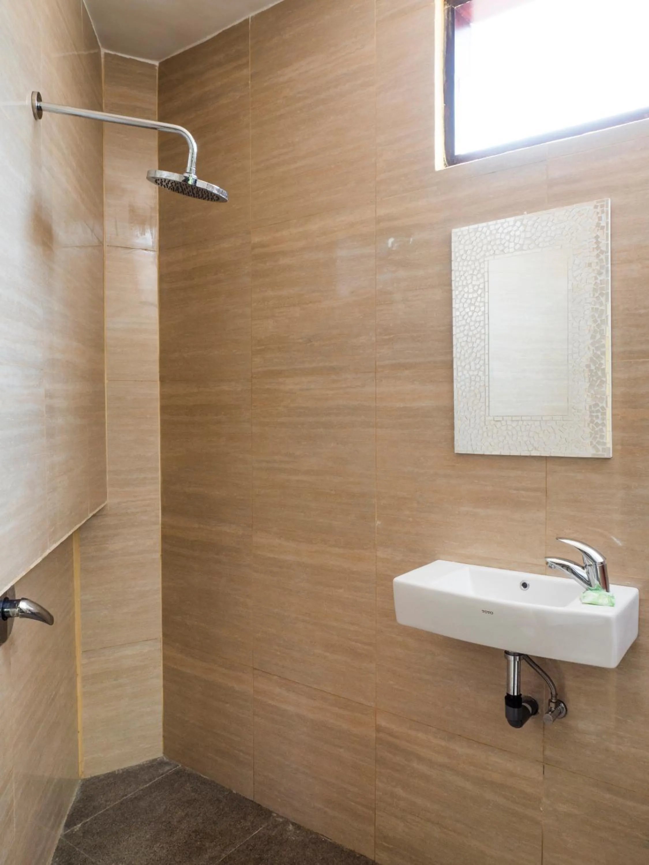 Gili Turtle Beach Resort