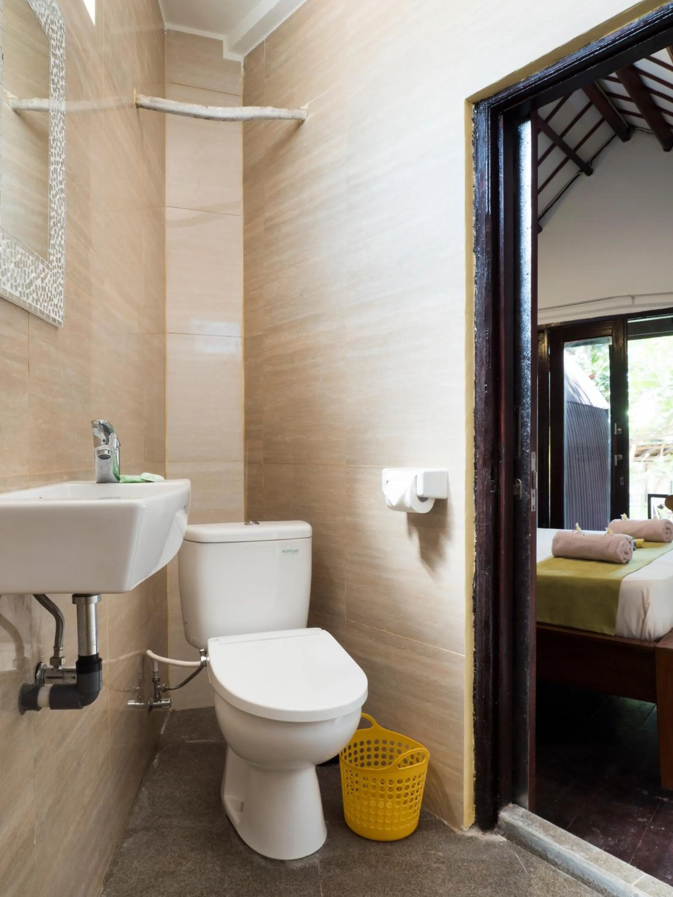 Bed in Gili Turtle Beach Resort