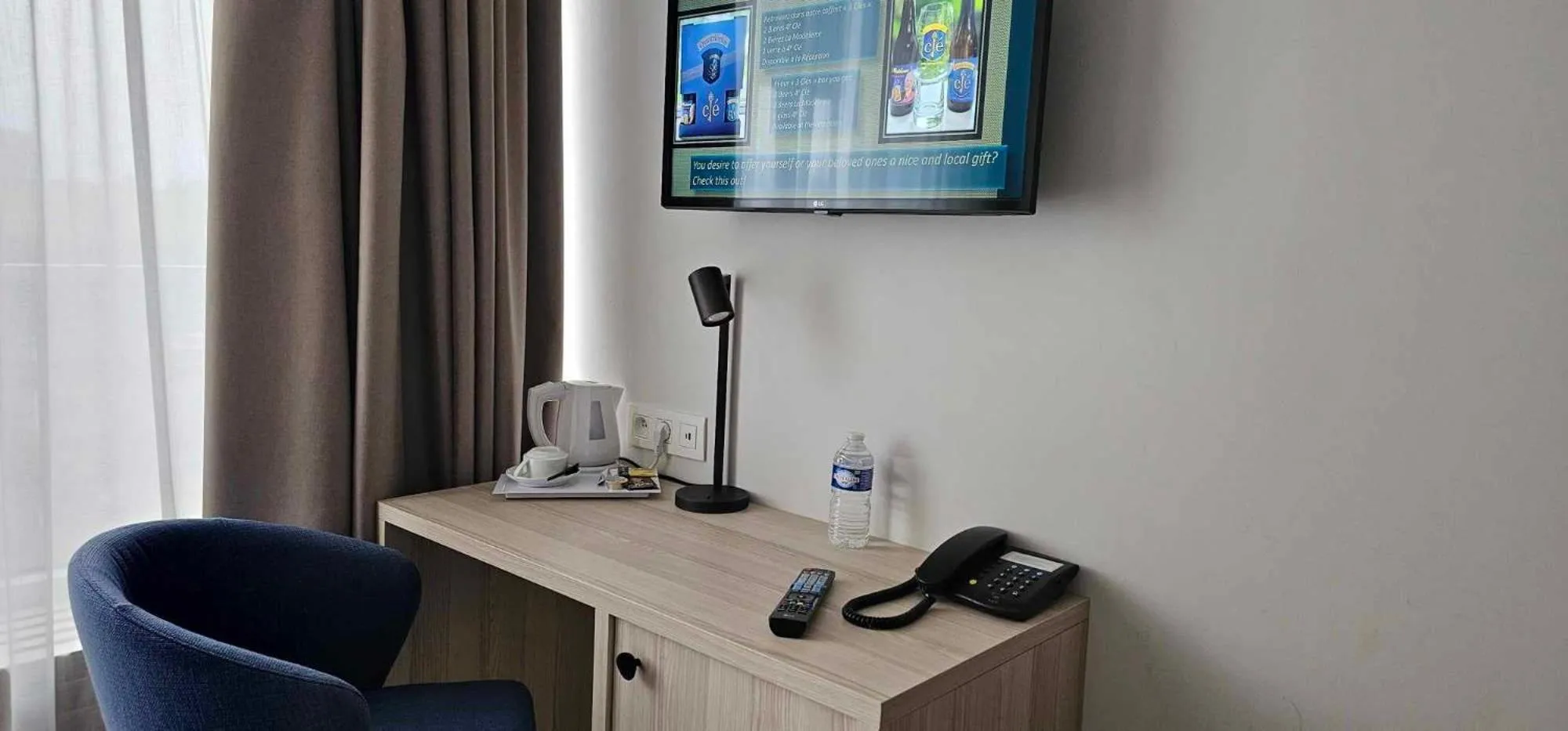 Bedroom in Hotel Les 3 Cles