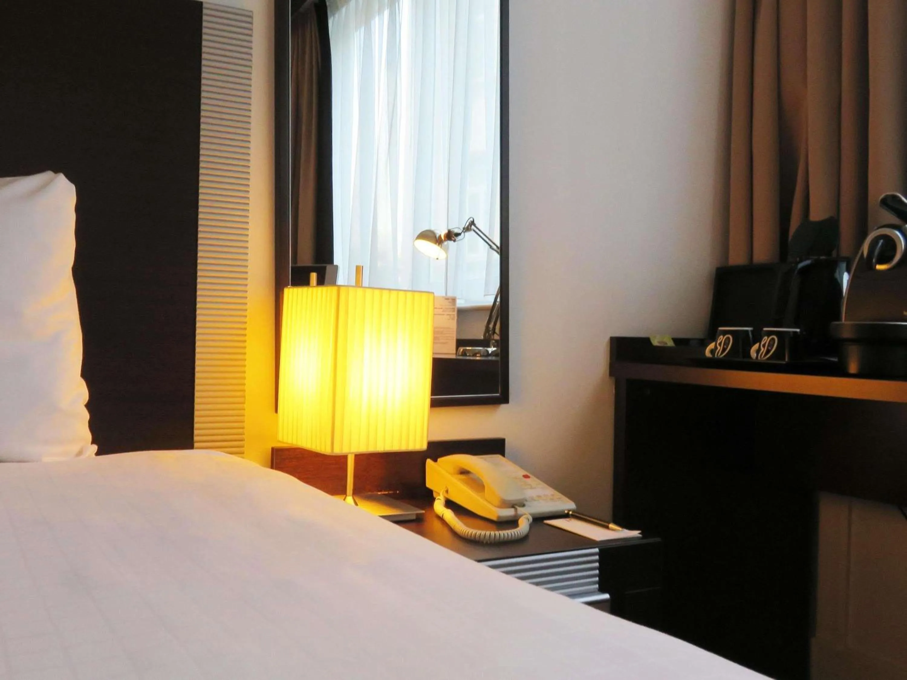 Bedroom, Bed in Hotel des Colonies Brussels by Mercure