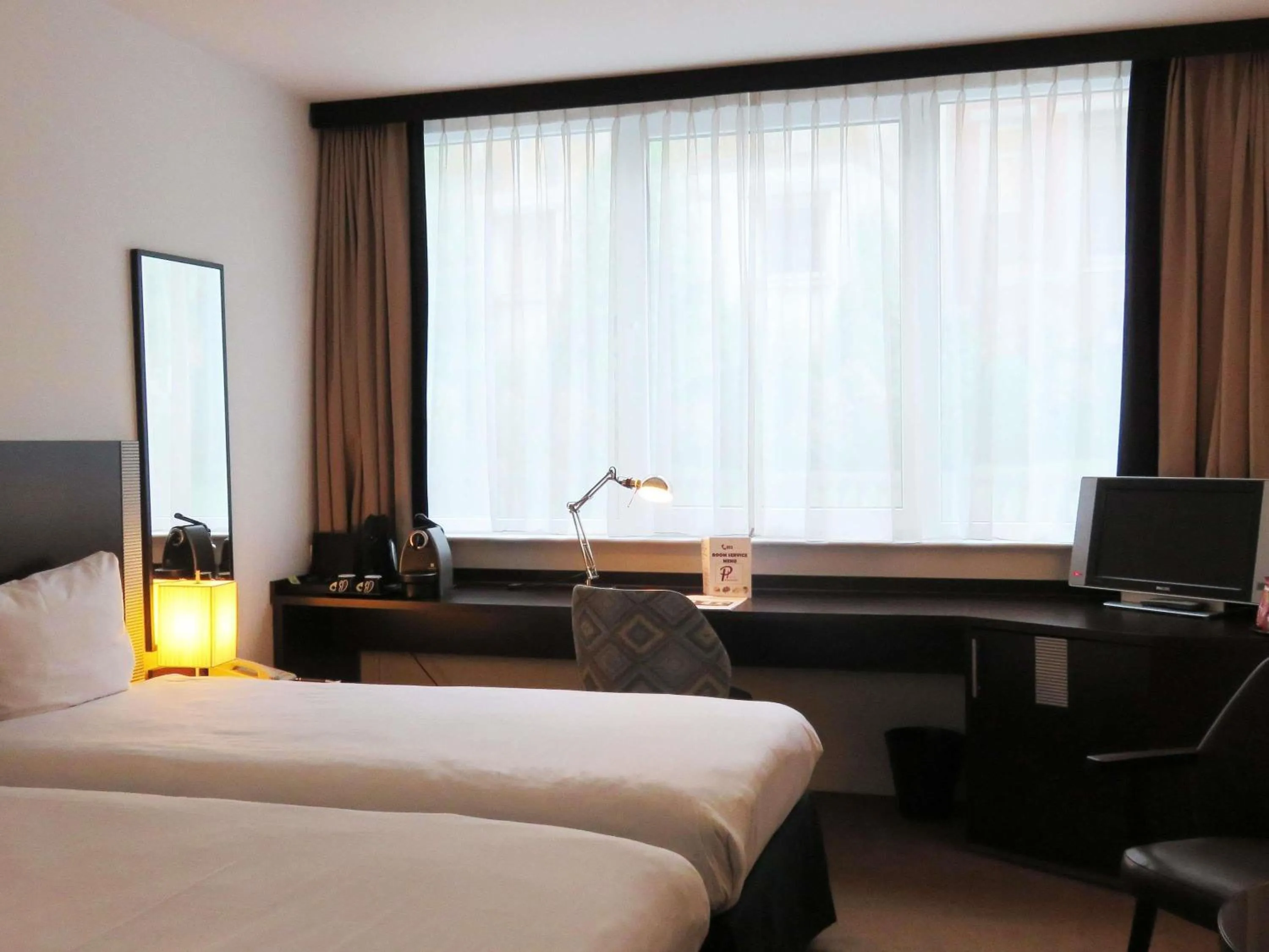 Bedroom, Bed in Hotel des Colonies Brussels by Mercure