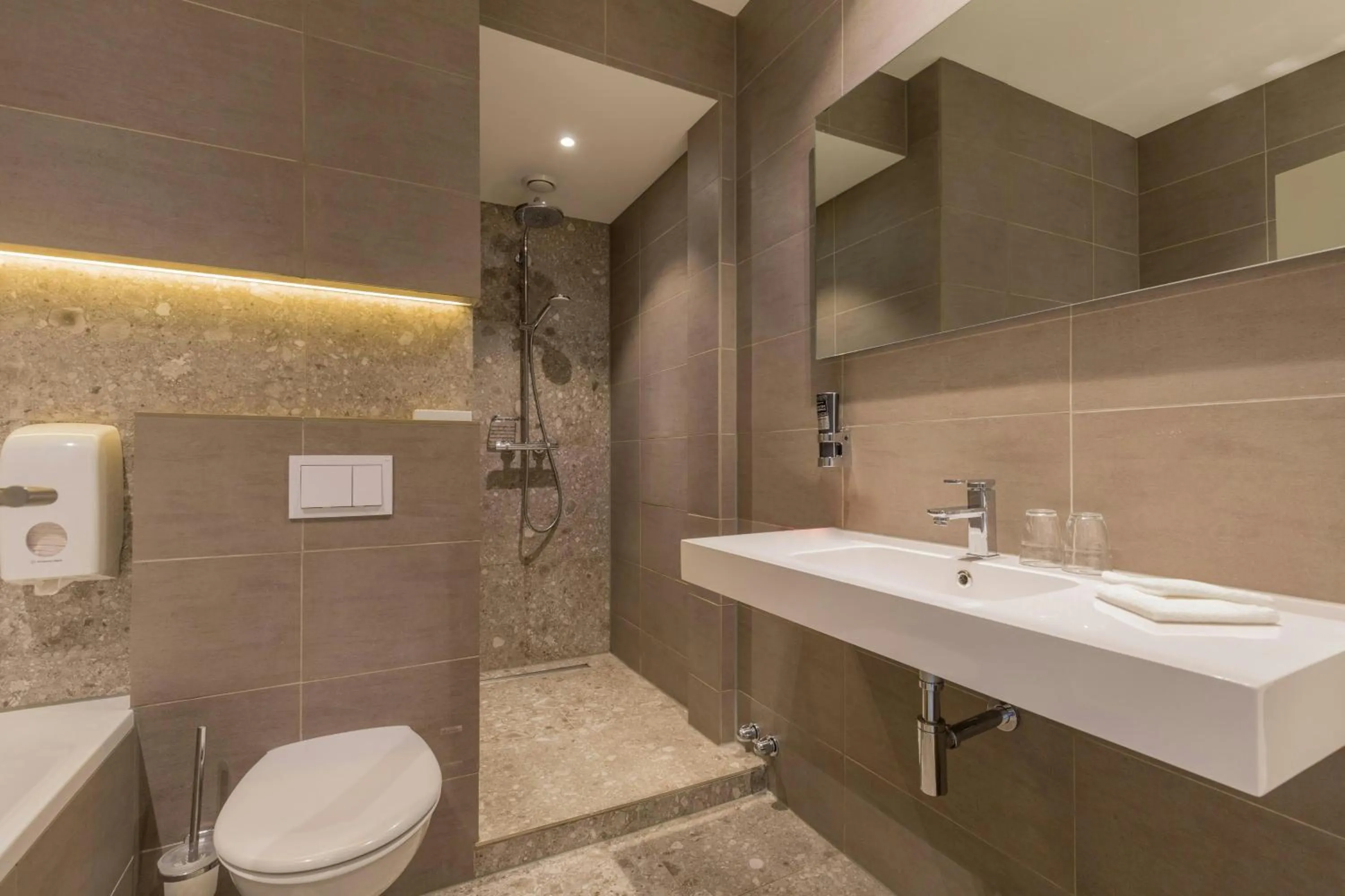 Bathroom in Leonardo Hotel Antwerp The Plaza