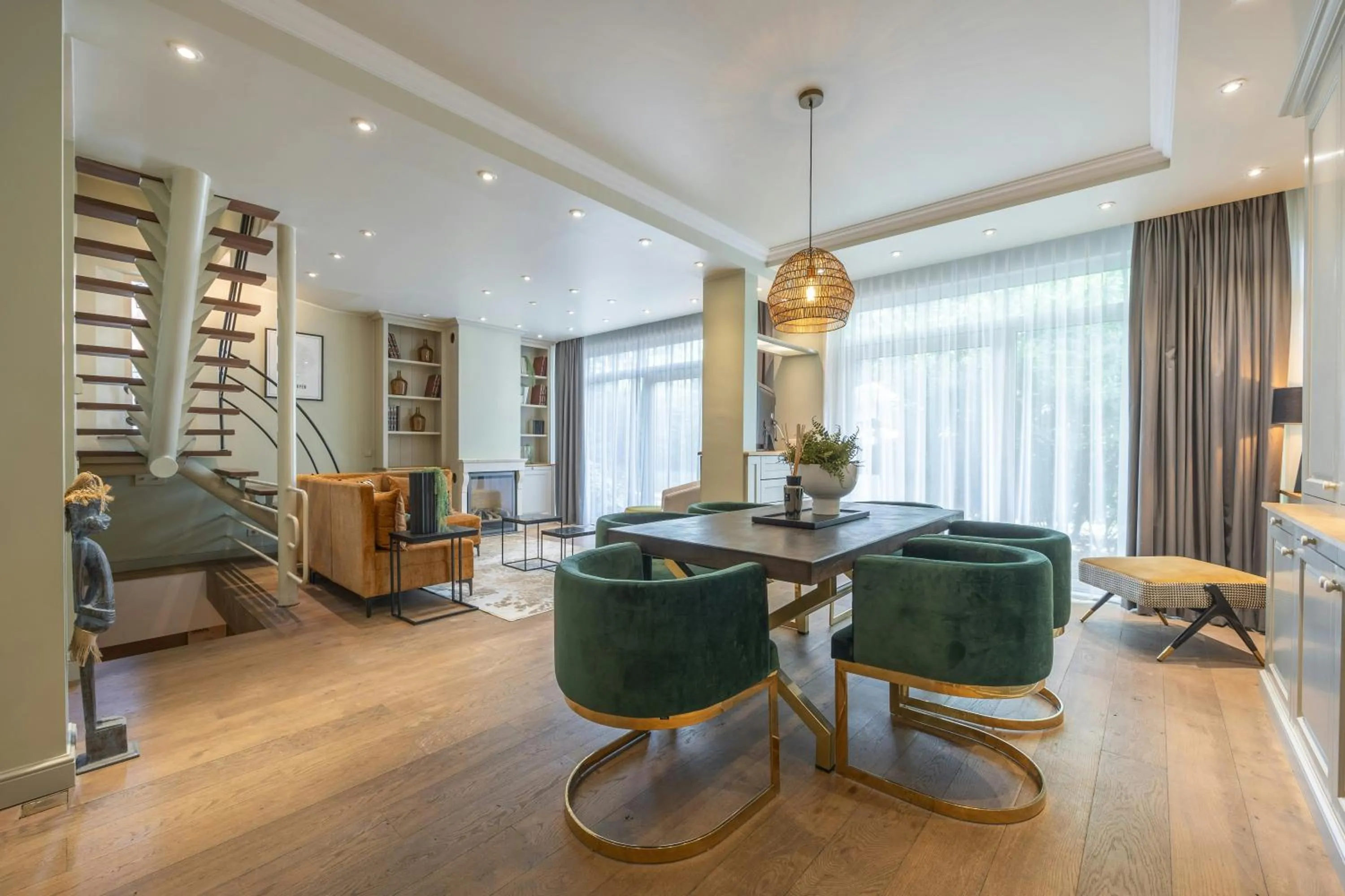 Dining area in Leonardo Hotel Antwerp The Plaza