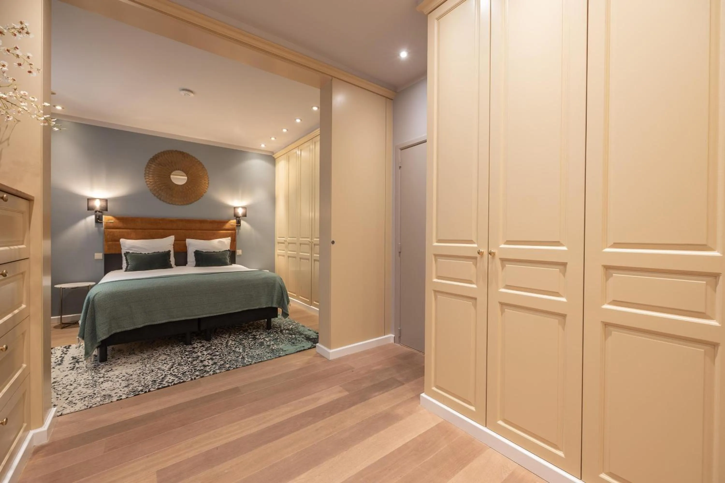 Photo of the whole room, Bed in Leonardo Hotel Antwerp The Plaza