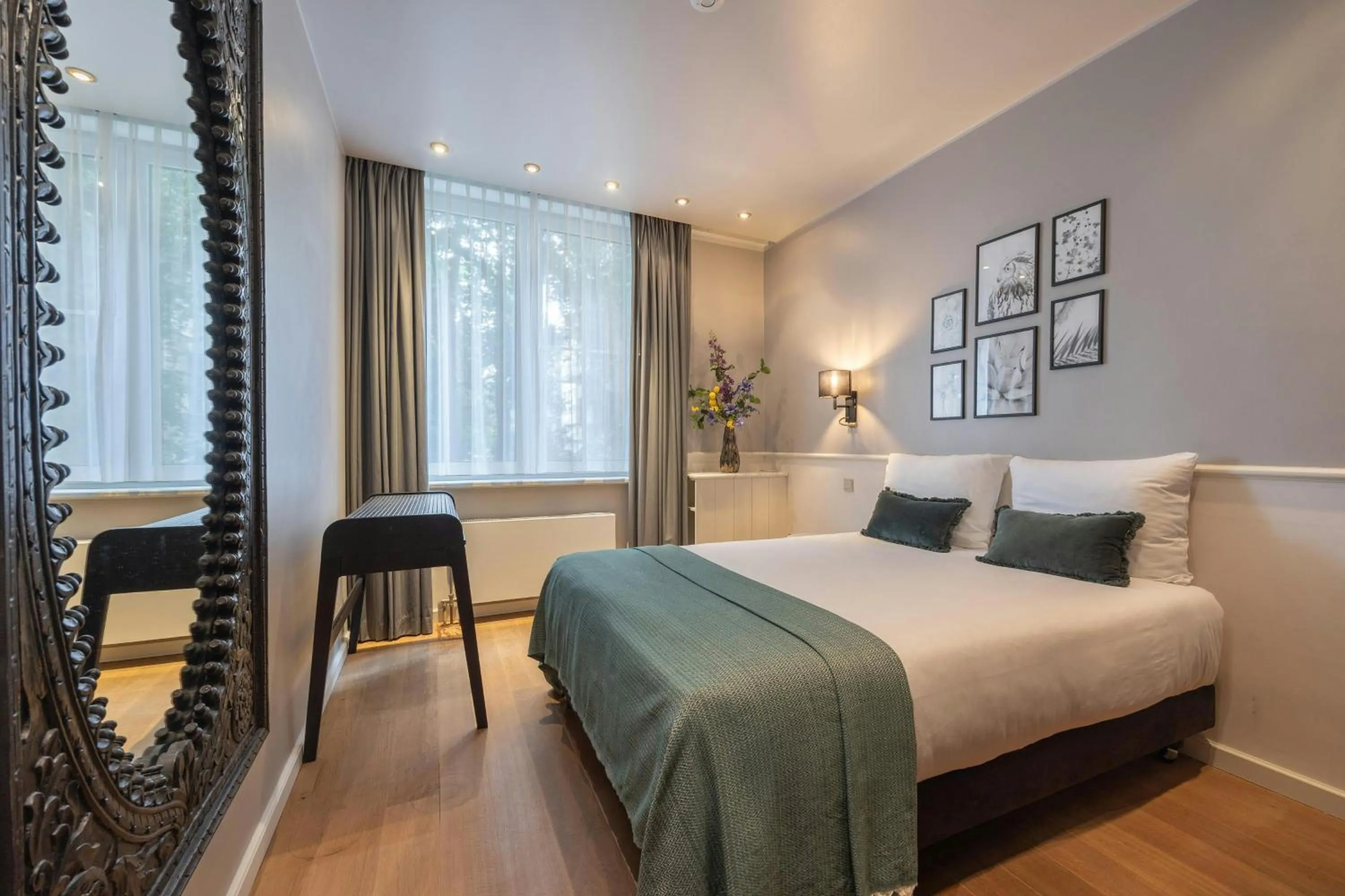 Bedroom, Bed in Leonardo Hotel Antwerp The Plaza