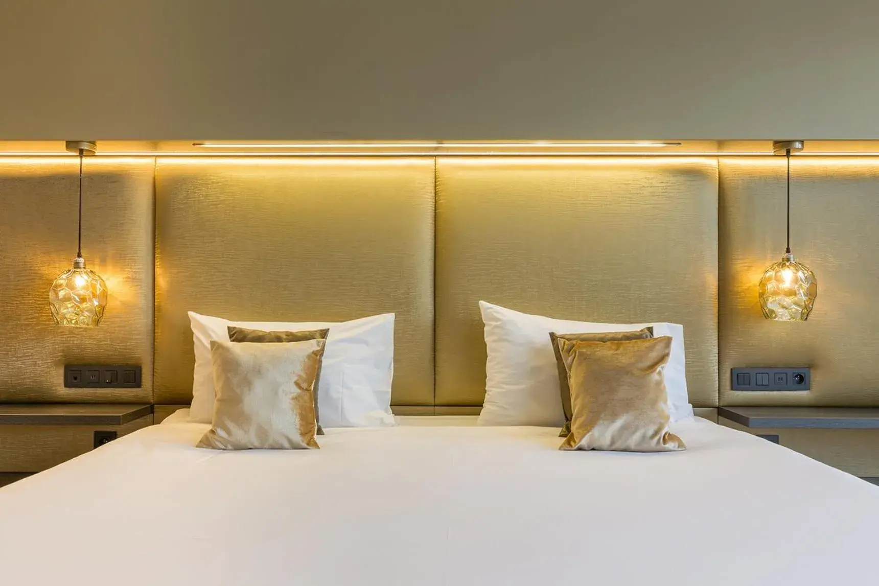 Rooftop Room with Double bed in Leonardo Hotel Antwerp The Plaza Rooftop Room with Double bed in Leonardo Hotel Antwerp The Plaza