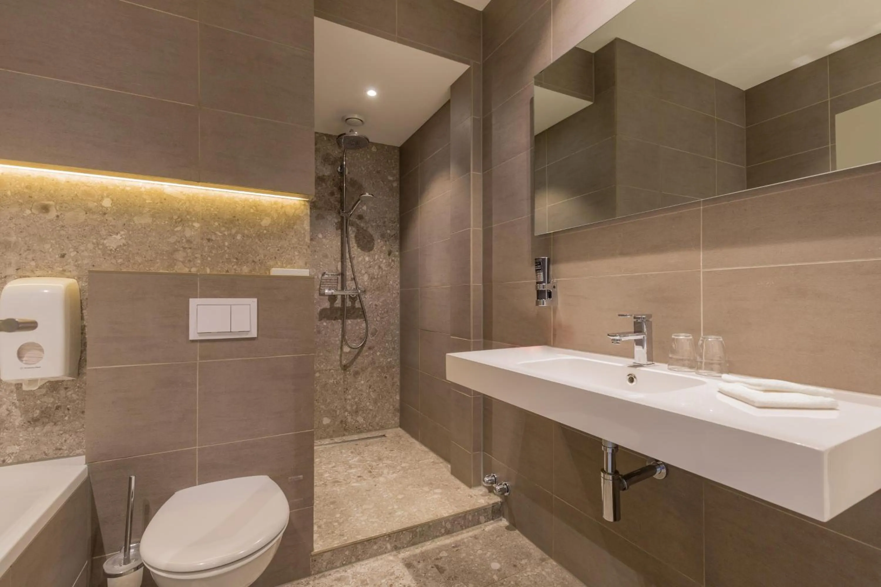 Bathroom in Leonardo Hotel Antwerp The Plaza