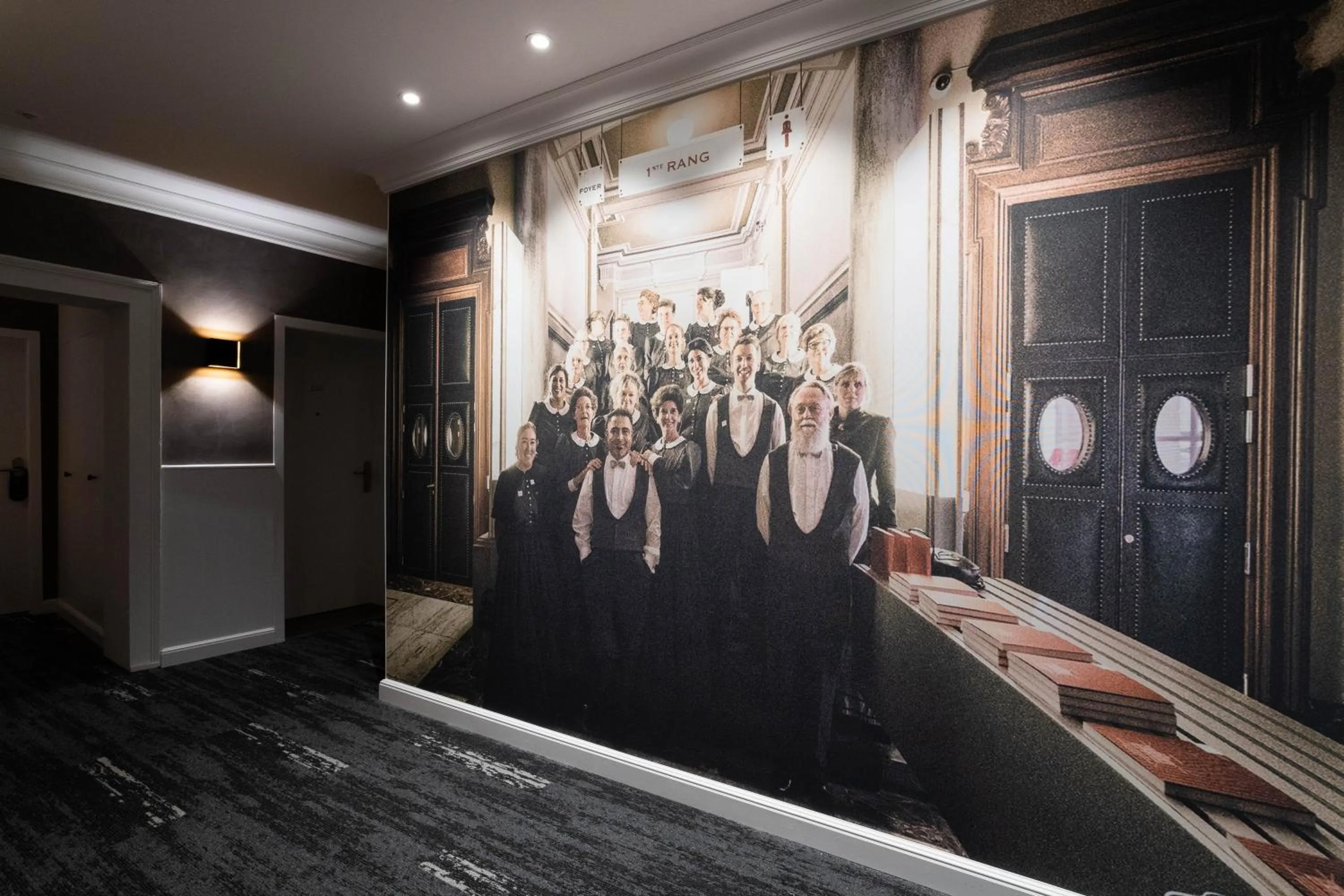 Decorative detail in Hotel du Théâtre