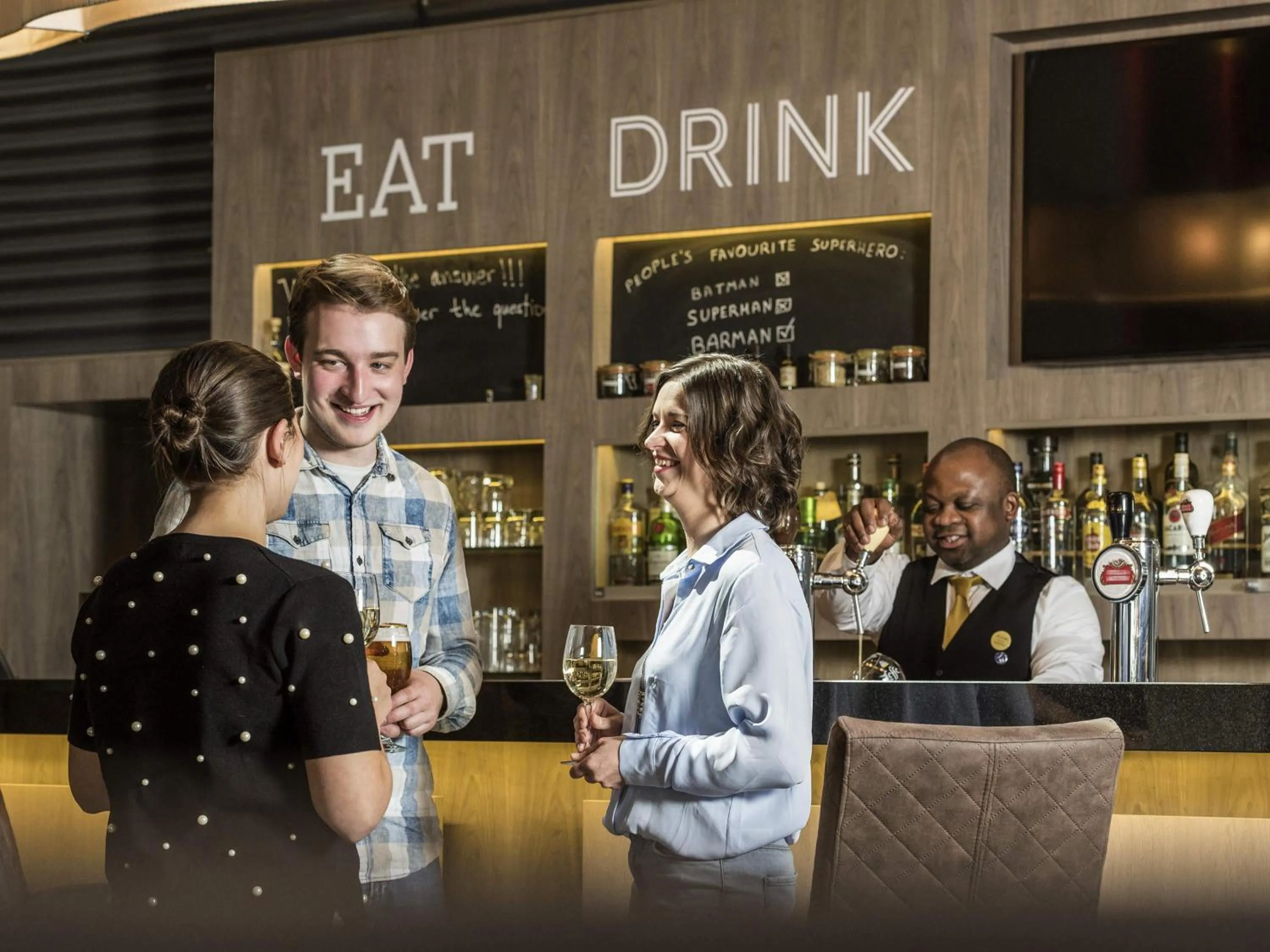 Lounge or bar in Novotel Mechelen Centrum