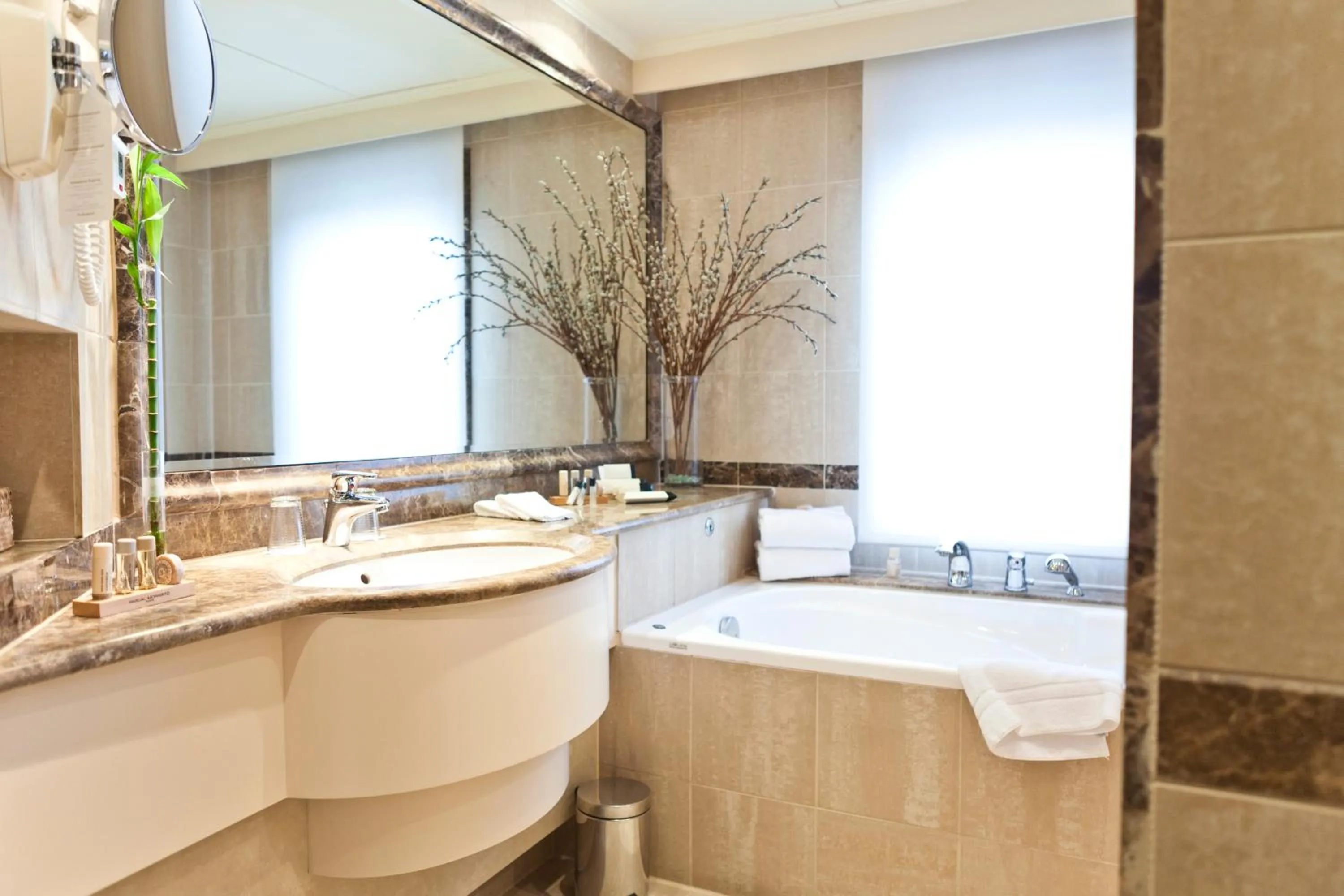 Bathroom in Hotel Le Châtelain