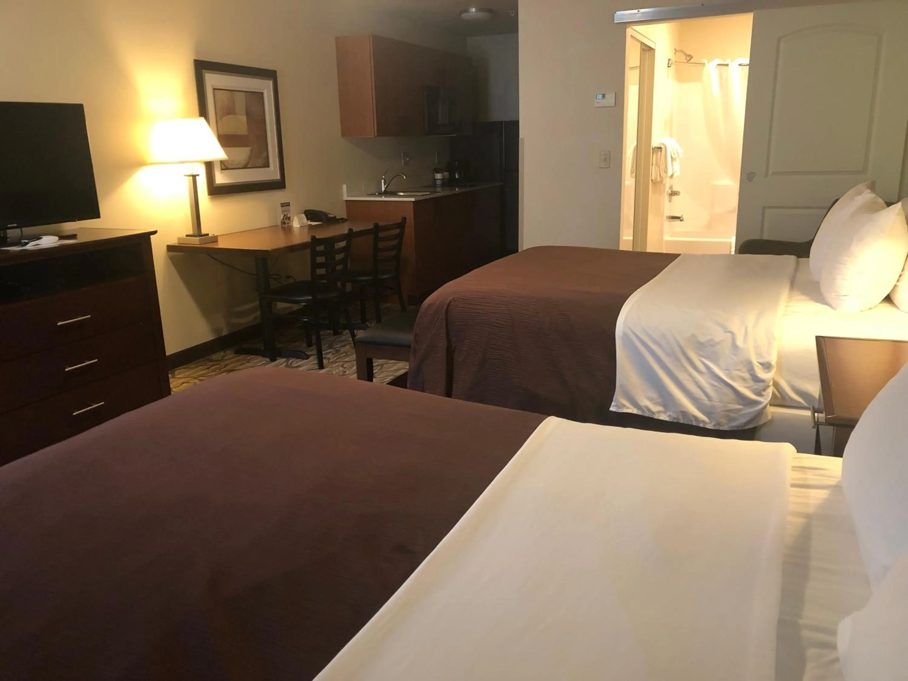 Bed in Aspen Suites Hotel Sitka