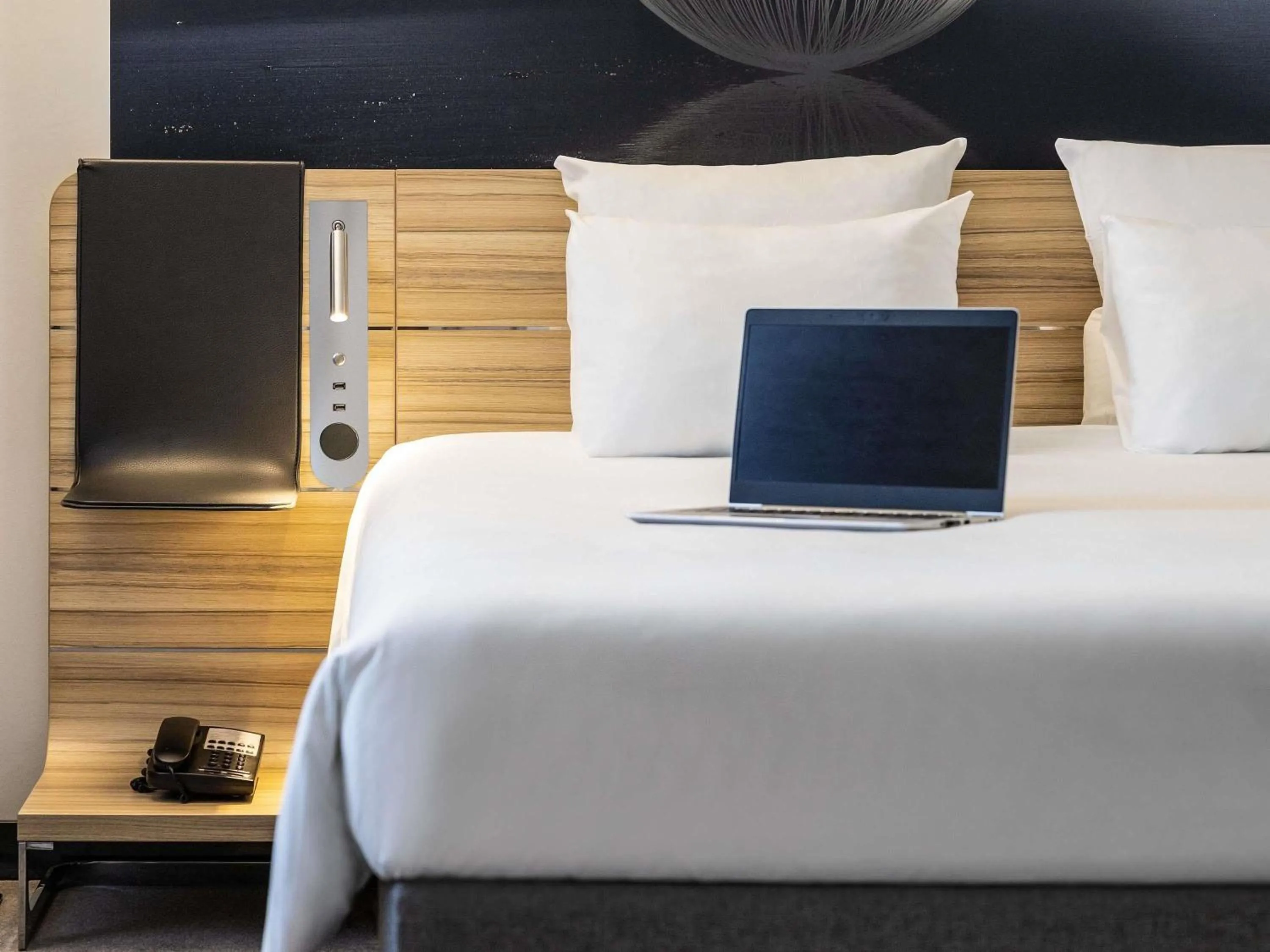 Bedroom, Bed in Hotel Novotel Brussels Off Grand Place